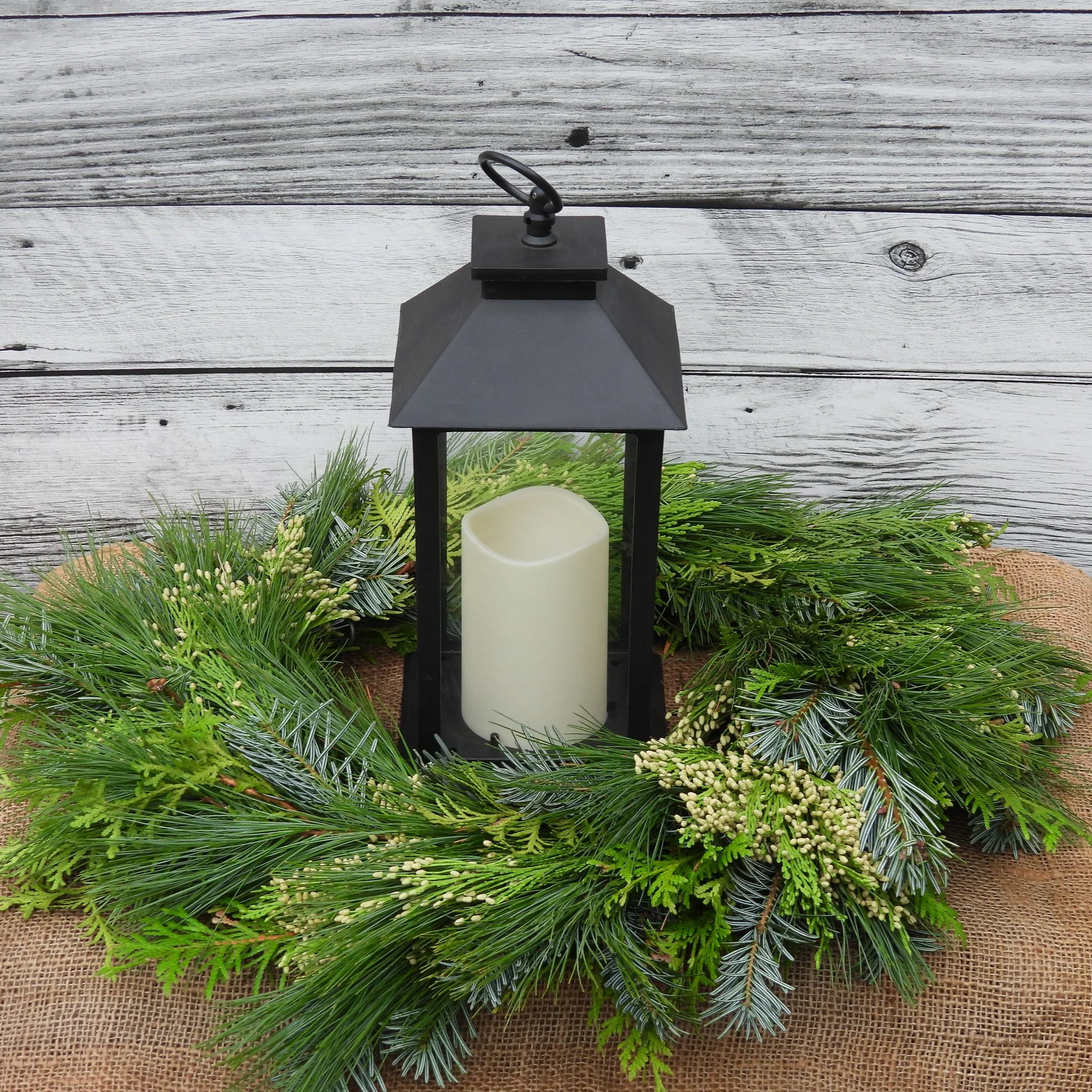 Lantern+wreath+centerpiece.png