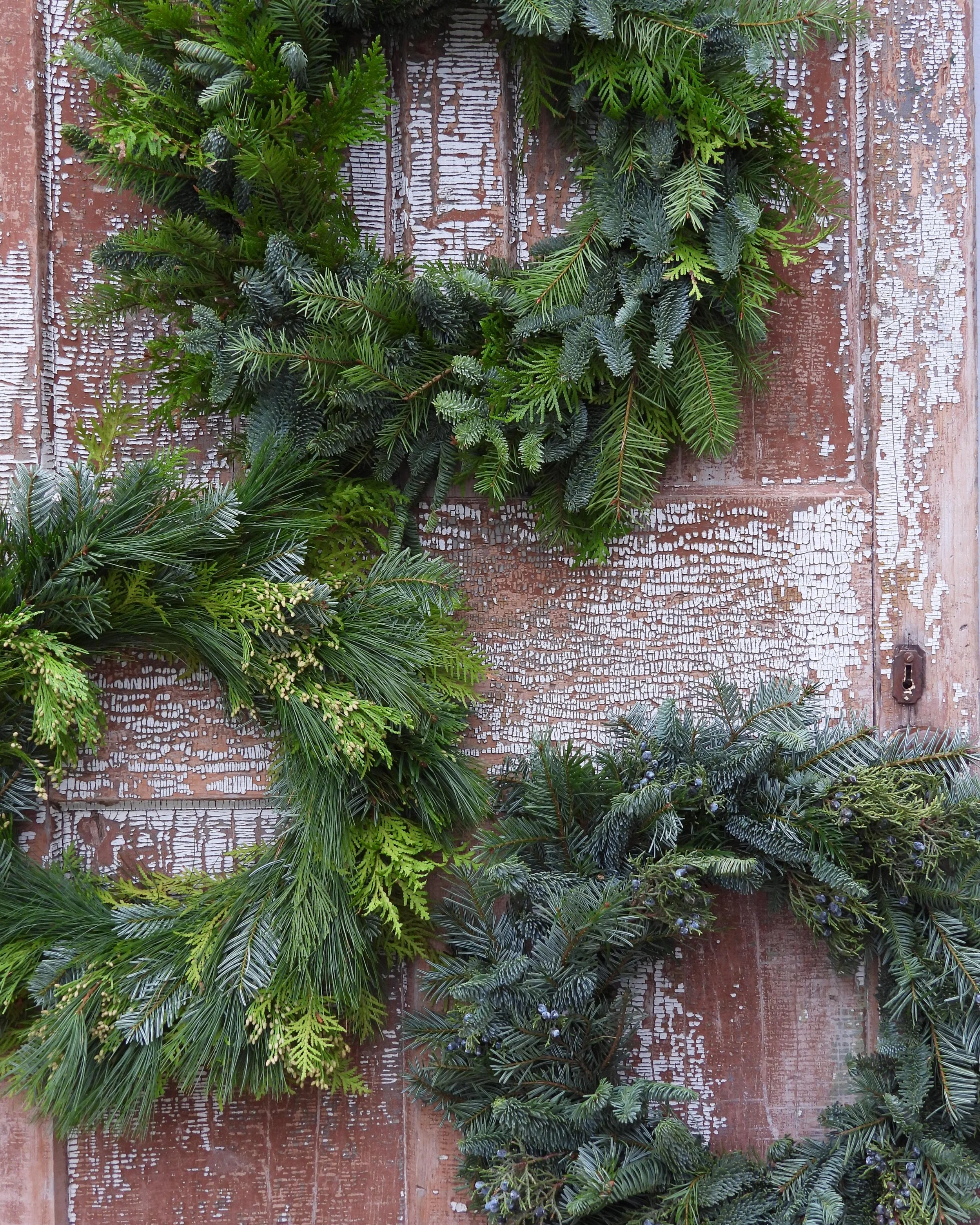 Trio+of+Wreaths+close+view.png