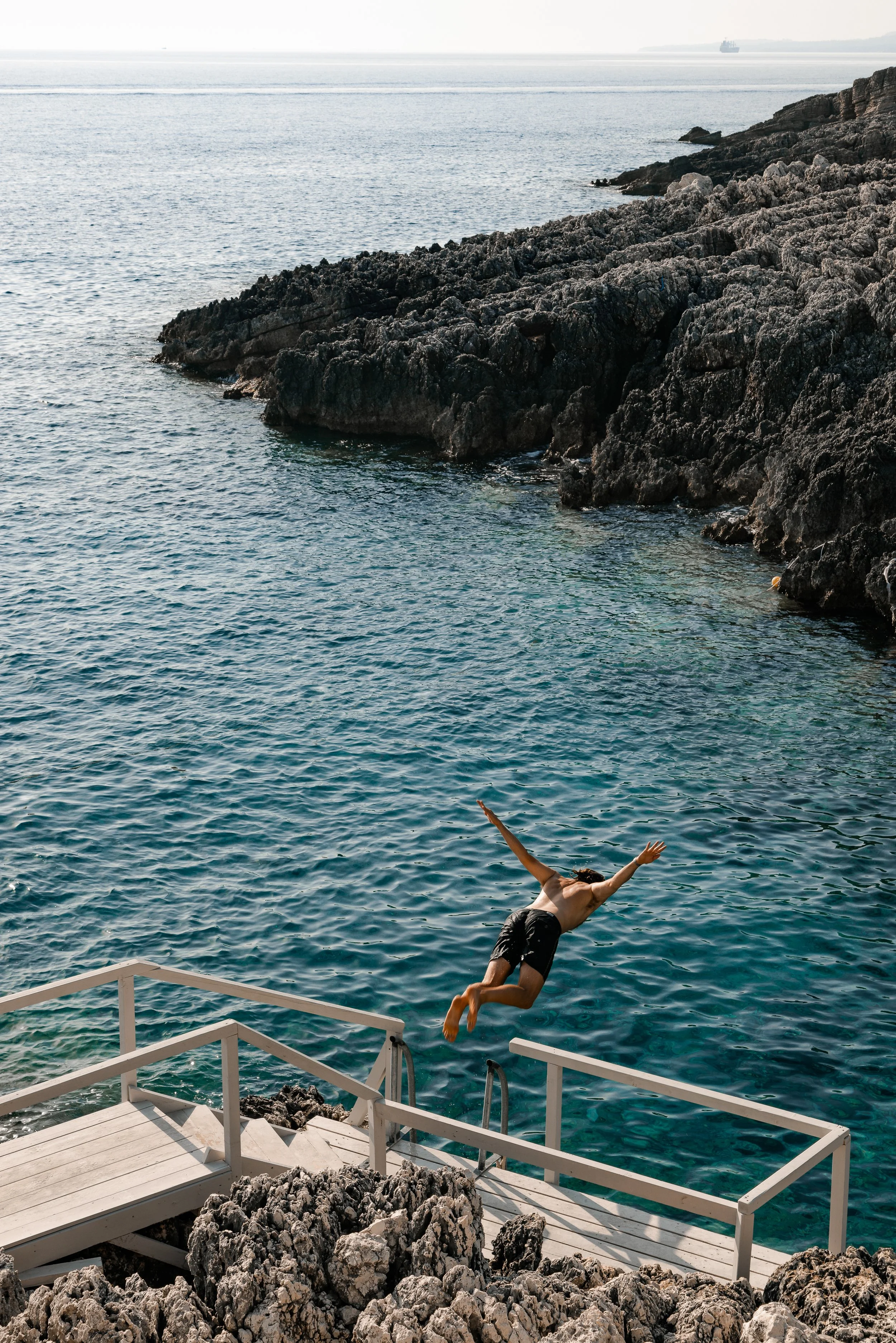 TOP-SwimmingArea-Decks-LIFESTYLE.jpg