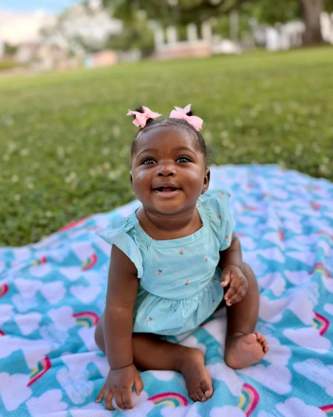 What a week!

A baby girl soaking up sunshine. A little one making his big brother laugh. And Danielle Edwards holding the Inspiring Mother of Georgia award from @hmhbgeorgia, because she earned every bit of it. 

We are so proud of you, Danielle. It