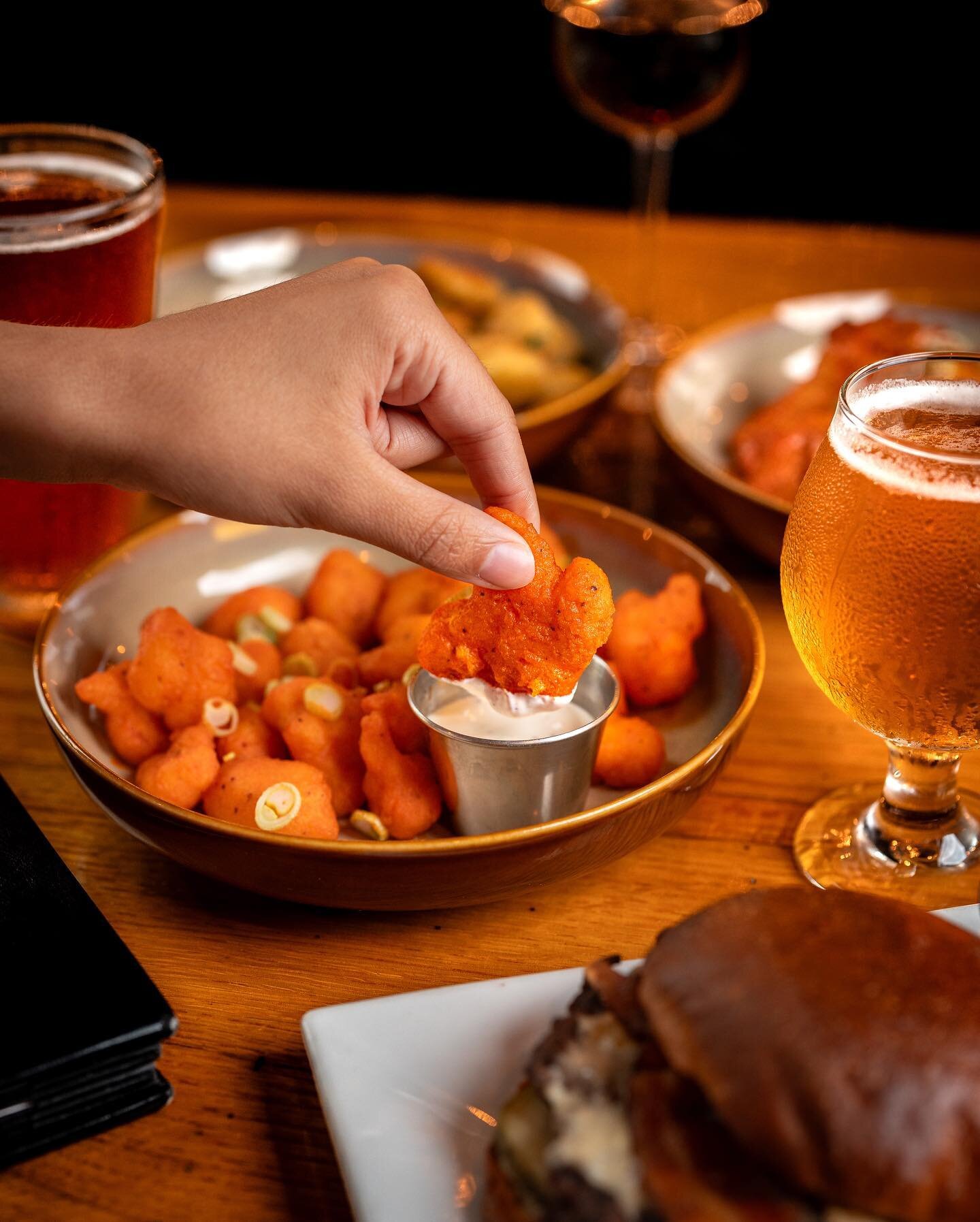 Buffalo Cauliflower 🔥

See you soon for Late-Night Happy Hour! Specials start at 10pm with a NEW food menu, including chicken wings, fried pickles, smash burgers, fried cauliflower, and more. Then our NEW Late-Night Happy Hour drinks specials are ro