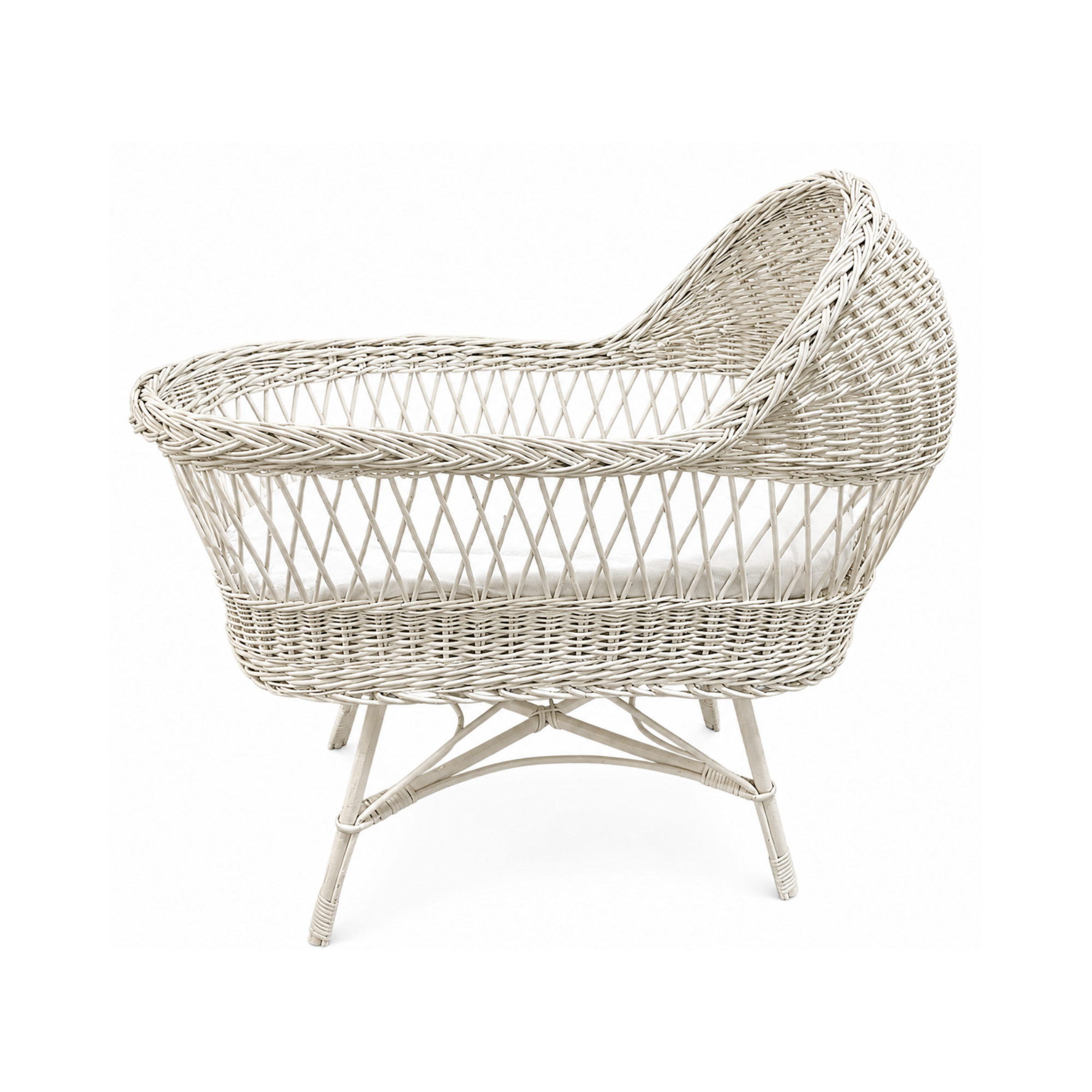 white-wicker-bassinet-rental-vancouver.png