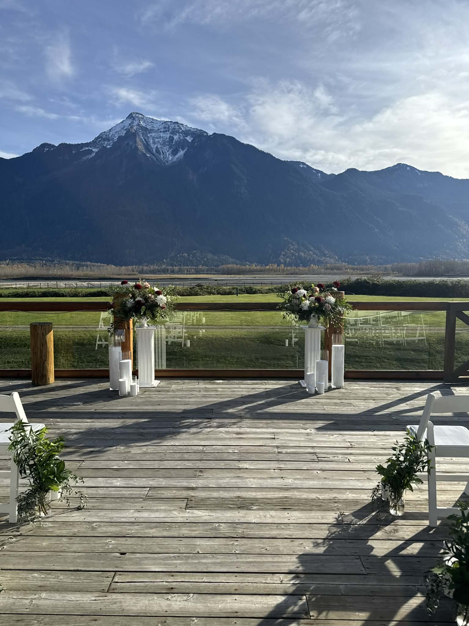 Wood-Pillars-White-fraser river lodge.jpg