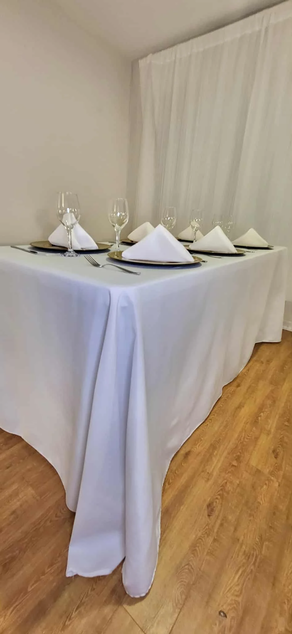 White Rectangular Tablecloths