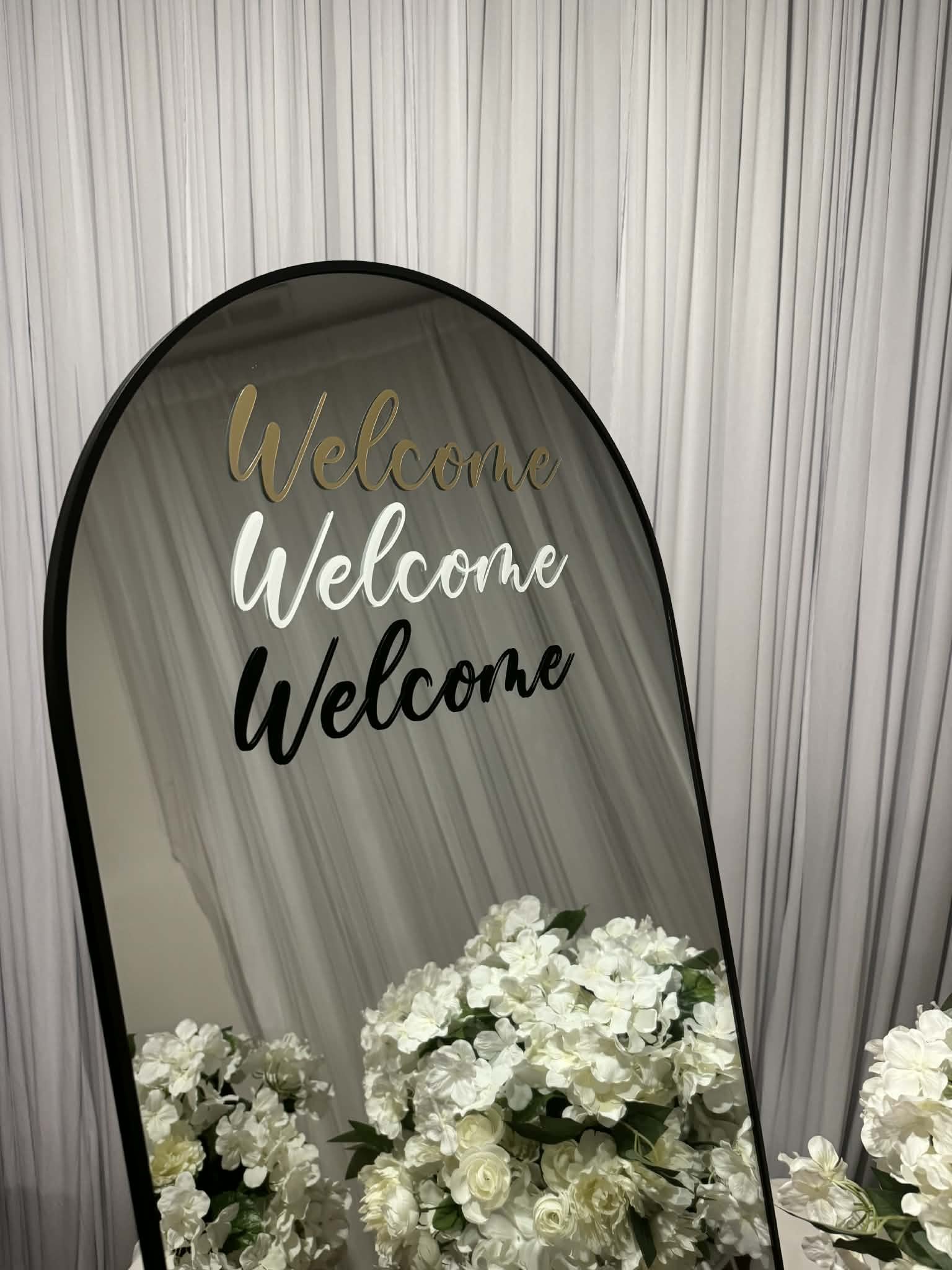 black-arched-mirror-welcome sign.jpg