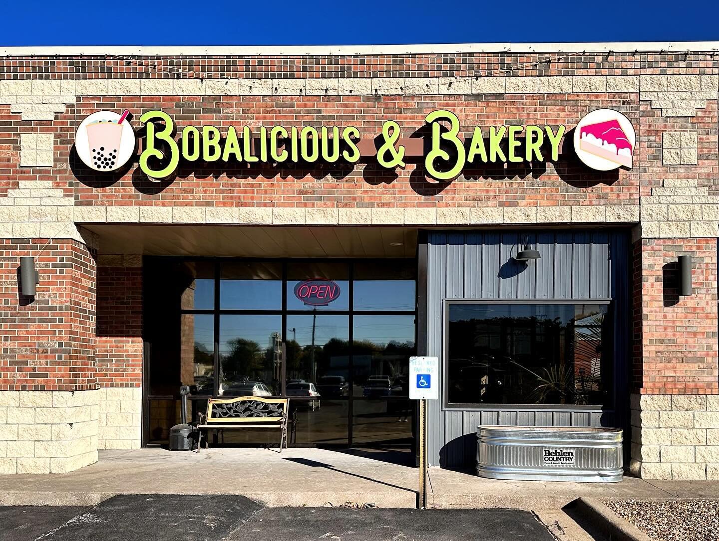 We&rsquo;re OPEN! Come see us in the Imperial Plaza shopping center located on the corner of Campbell and Battlefield. Grab a boba drink or try one of our ever changing bakery items. 

📍 2926 S Campbell Ave Springfield, MO 65807
⏰ Mon-Sat: 11a-8p, S