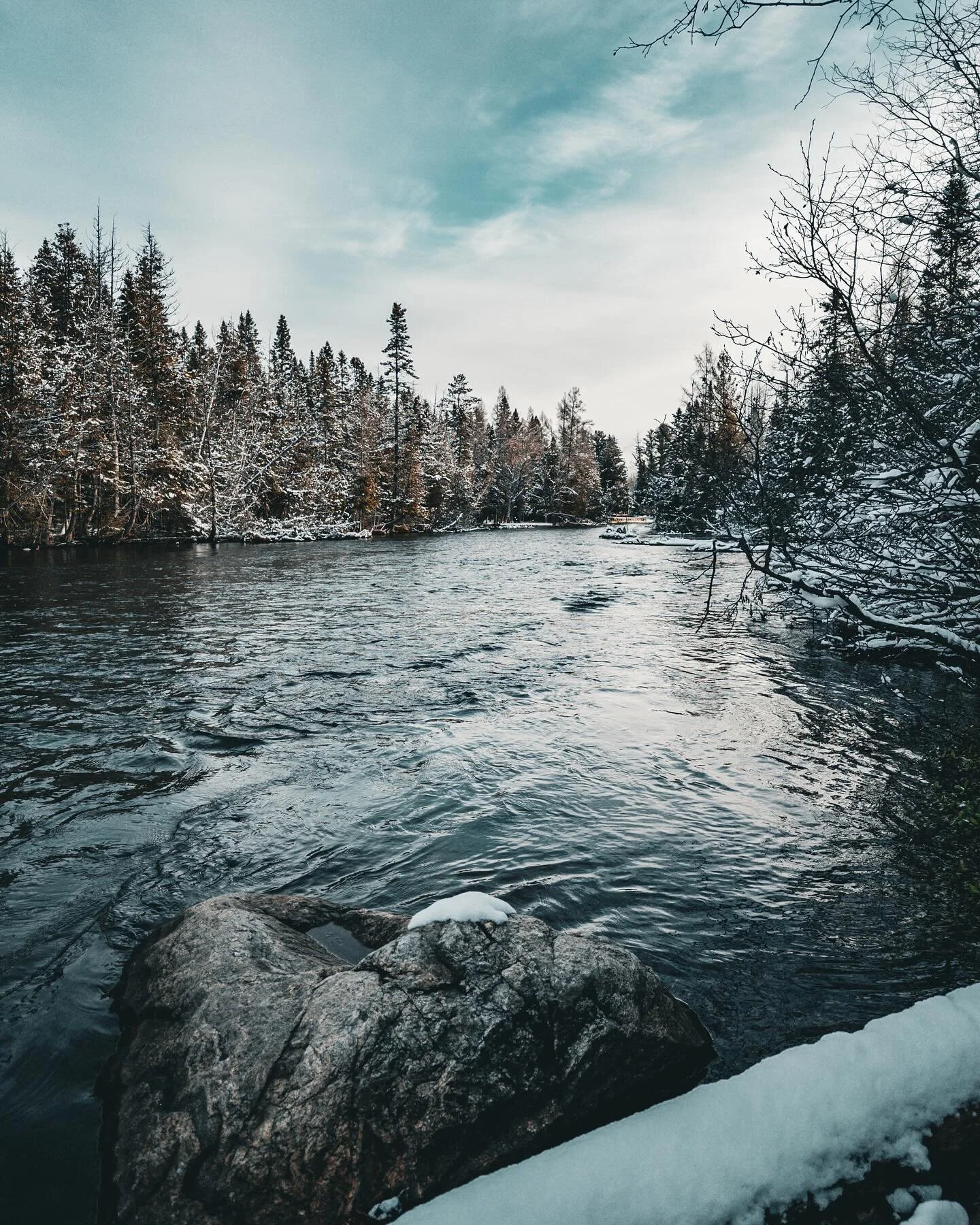 Happy to be back in this neck of the woods again. Tying flies in between flights and still getting some time to fish!  #ausableriver #michigan #winterinmichigan