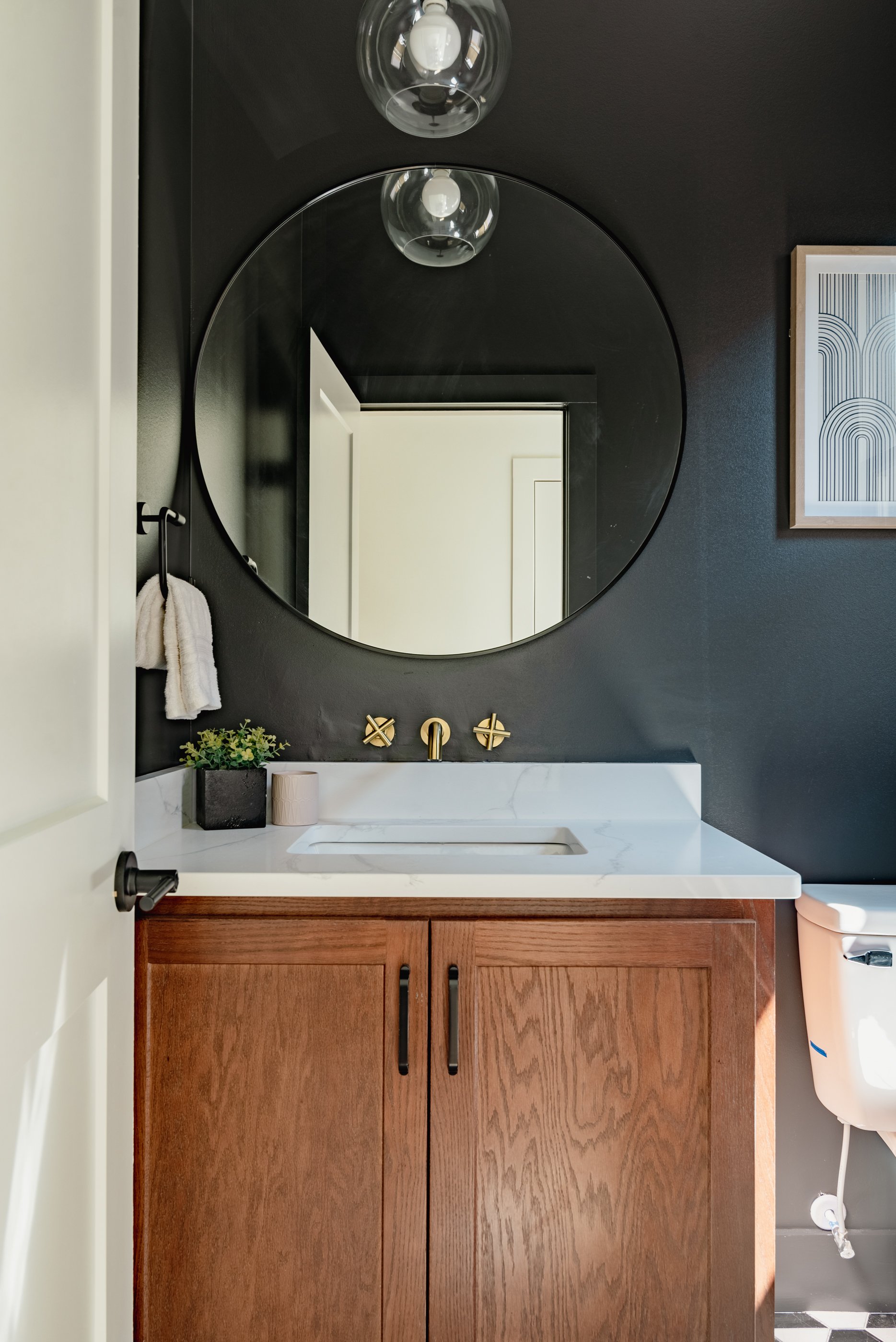 Unit B Half bath (3).jpeg