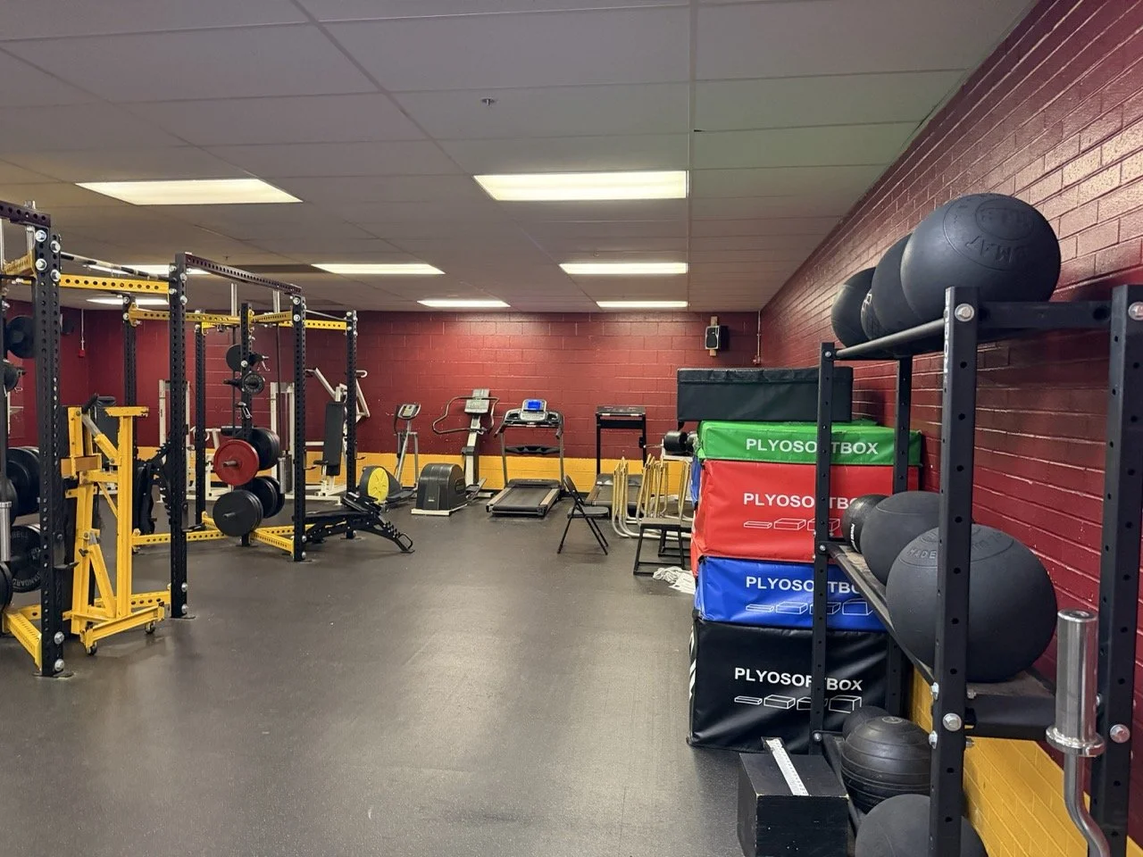 WNHS_Weightroom_3420.jpeg