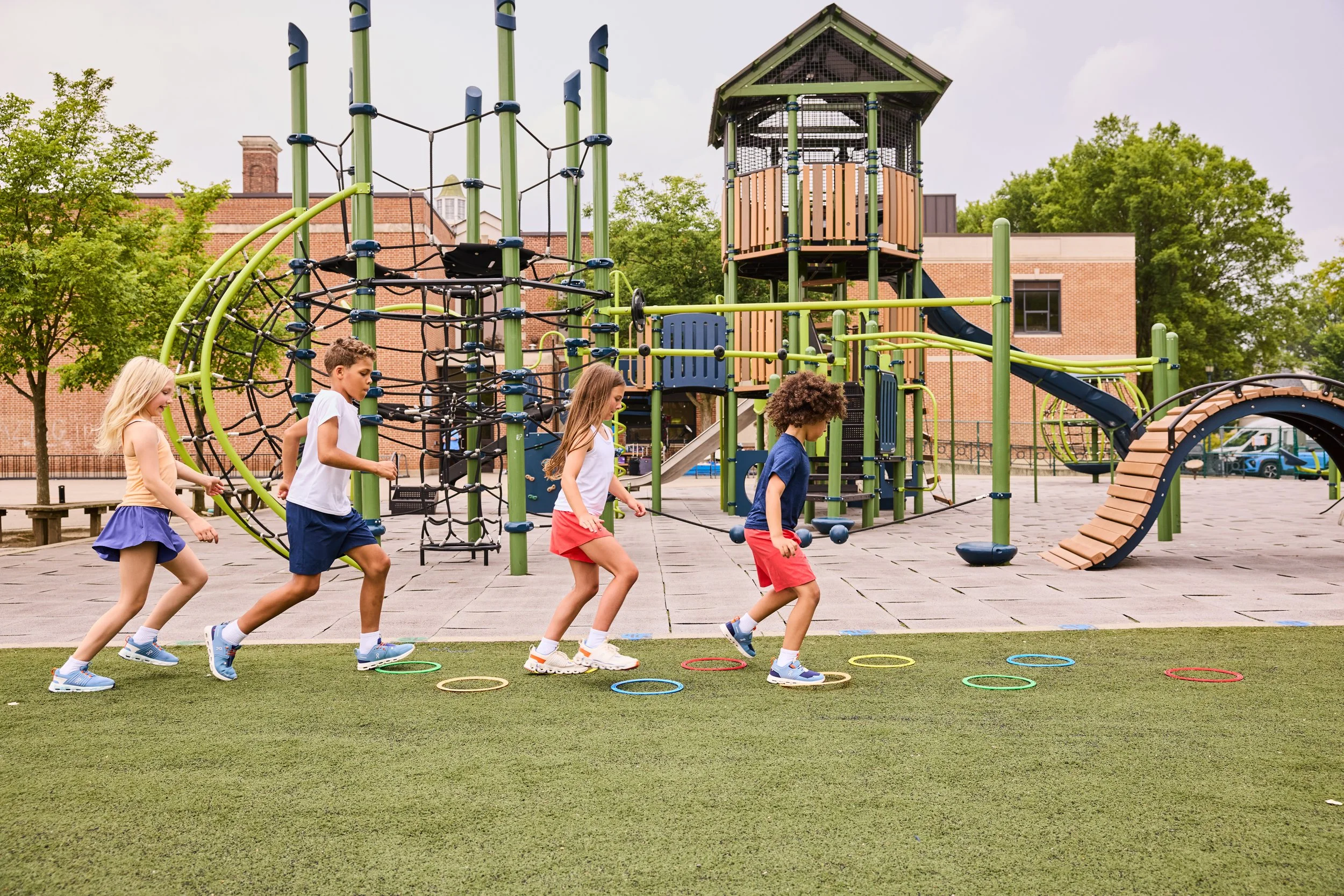 14_grp_on_kidsplygrnd_25dmnbts_009.jpg