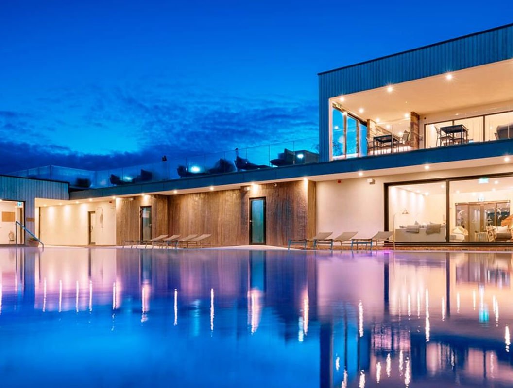 spa at night.jpeg