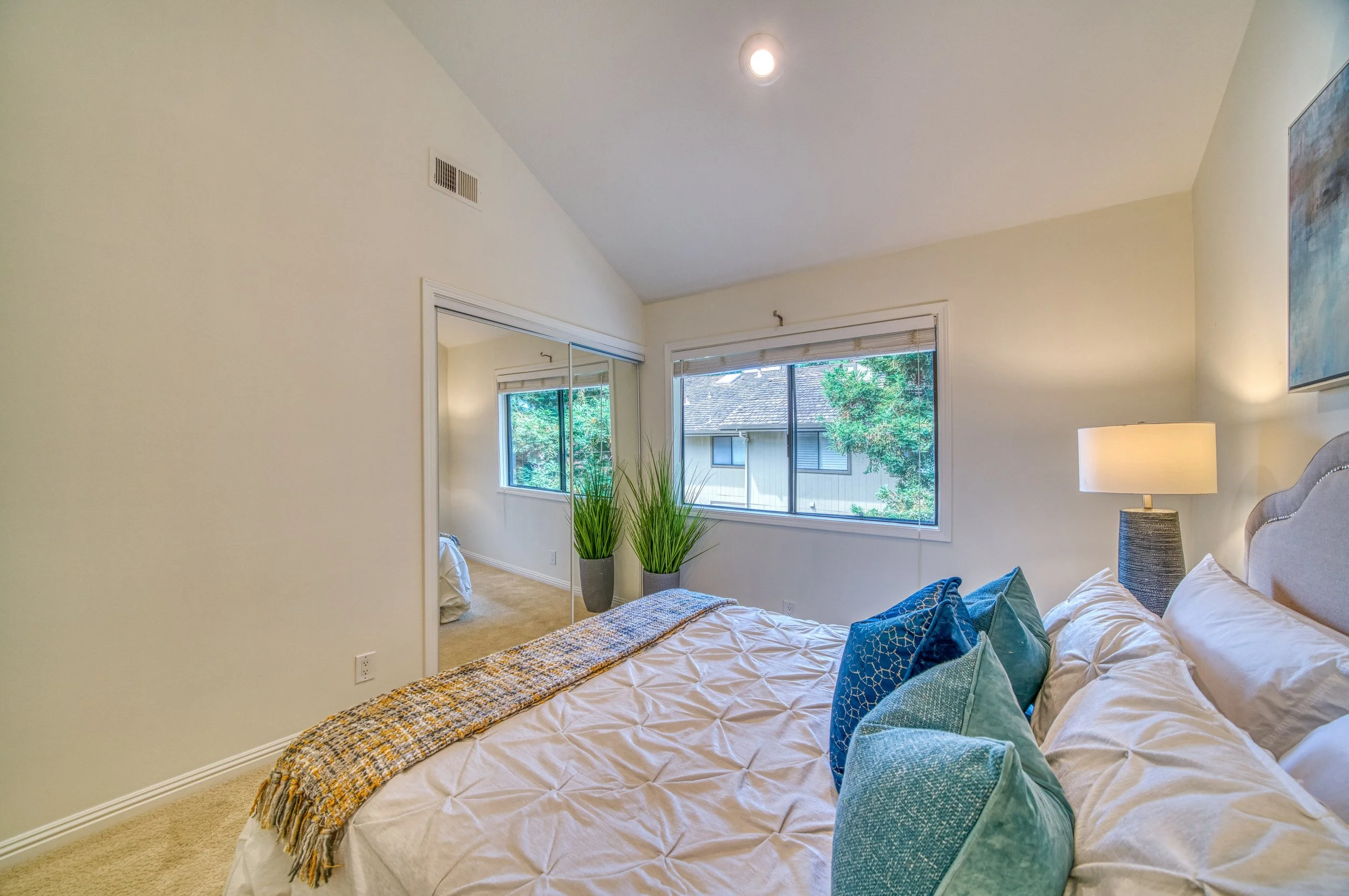 562Los Olivos 025 MLS.jpg