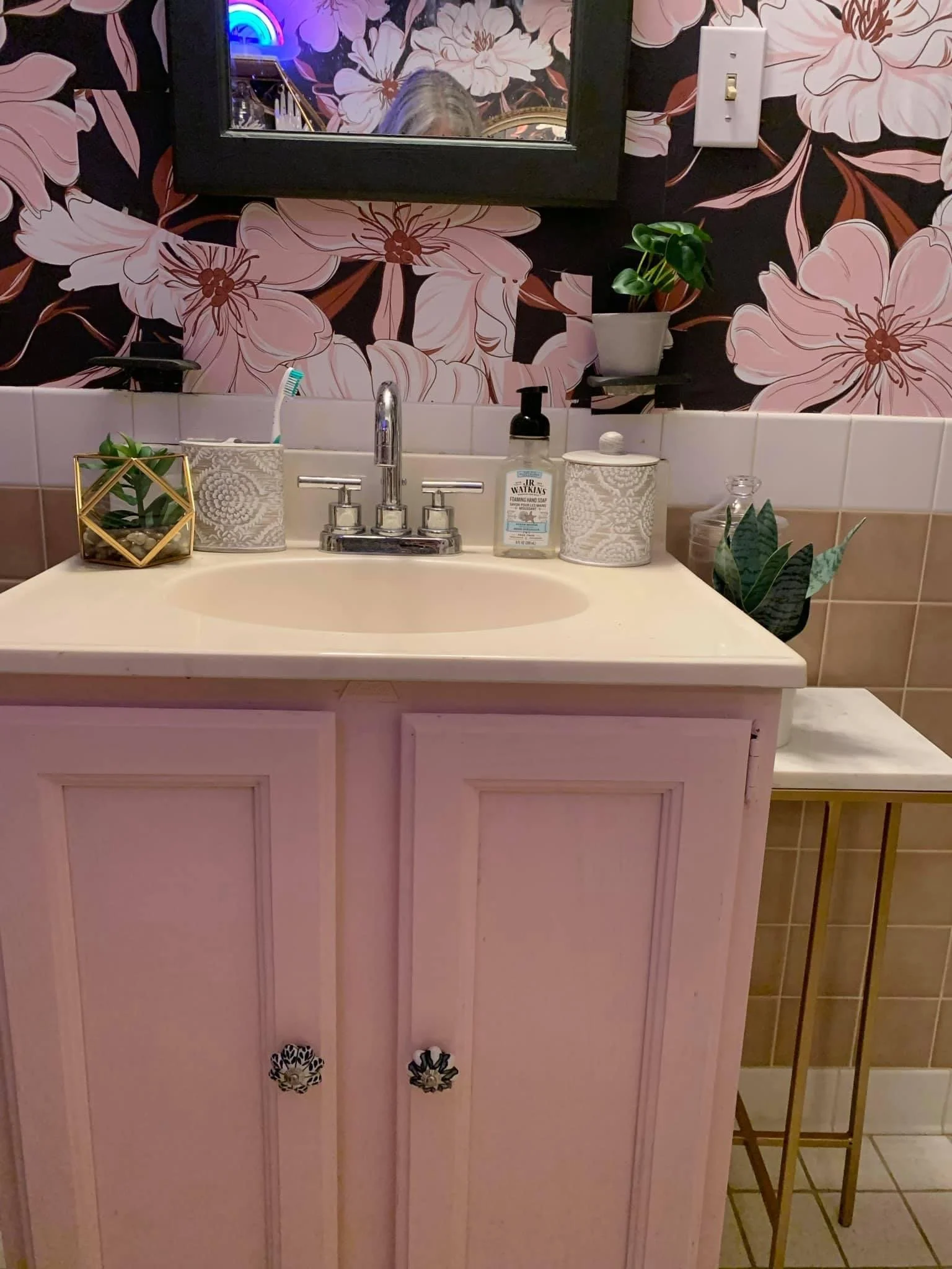 AFTER: amazing what a little chalk paint can do! The new ceramic knobs were a fun touch as well. 