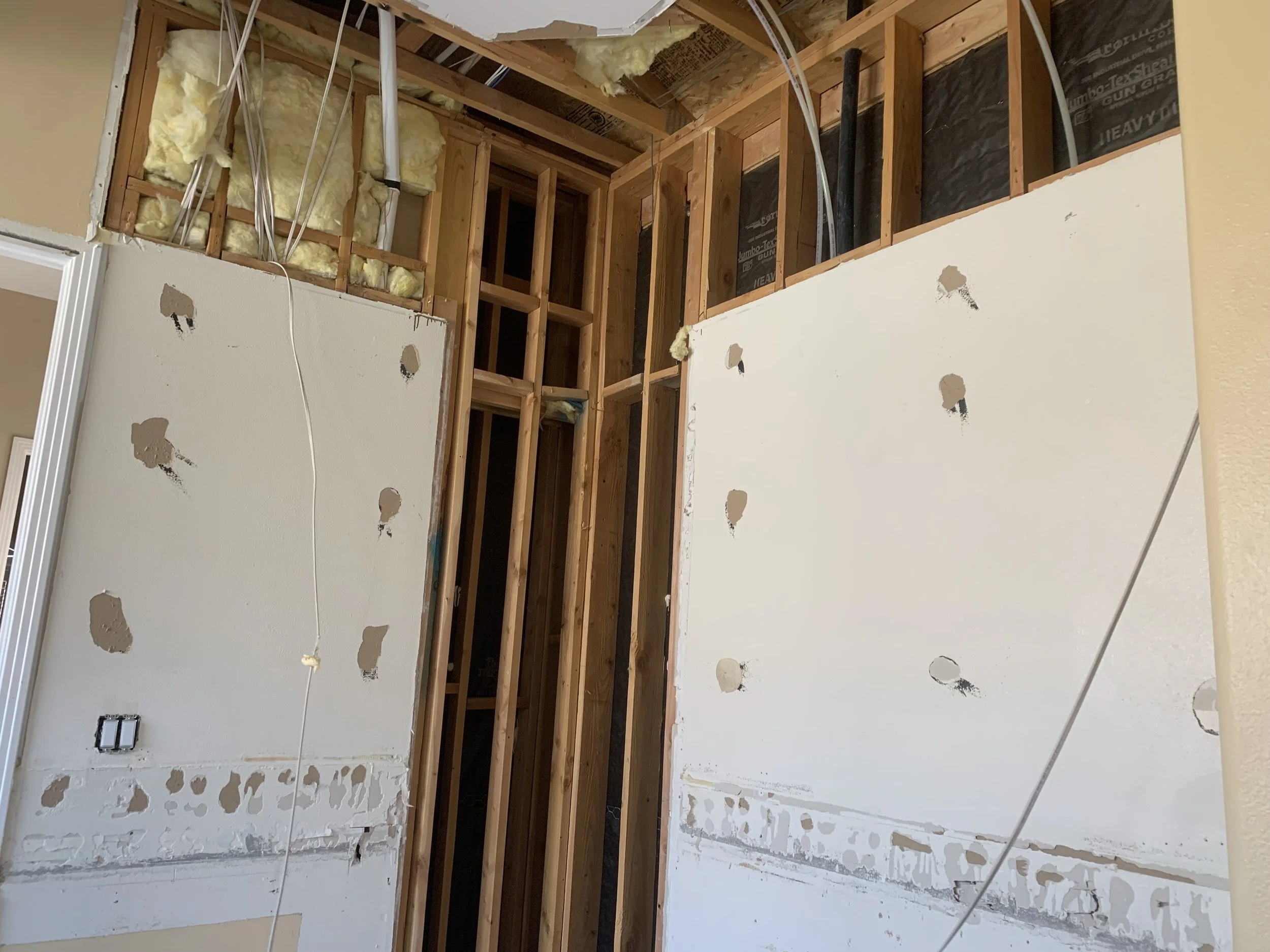 Why Las Vegas Homeowners Are Switching to Dust-Free Tile Removal (And Why You Should Too)