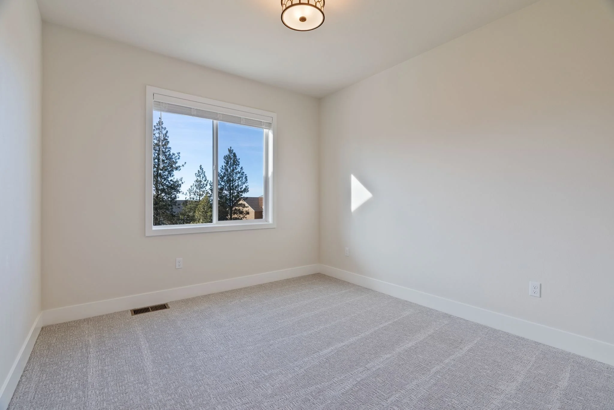 Inside-Spokane-Man O_ War-19.jpg