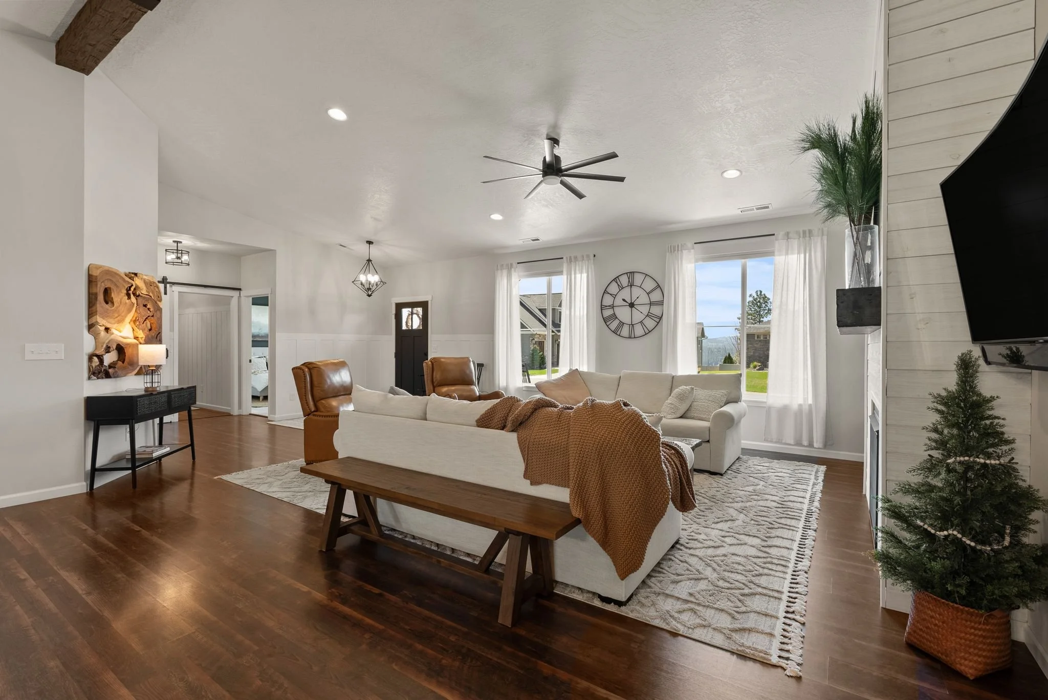 Inside-Spokane-Man O_ War-9.jpg