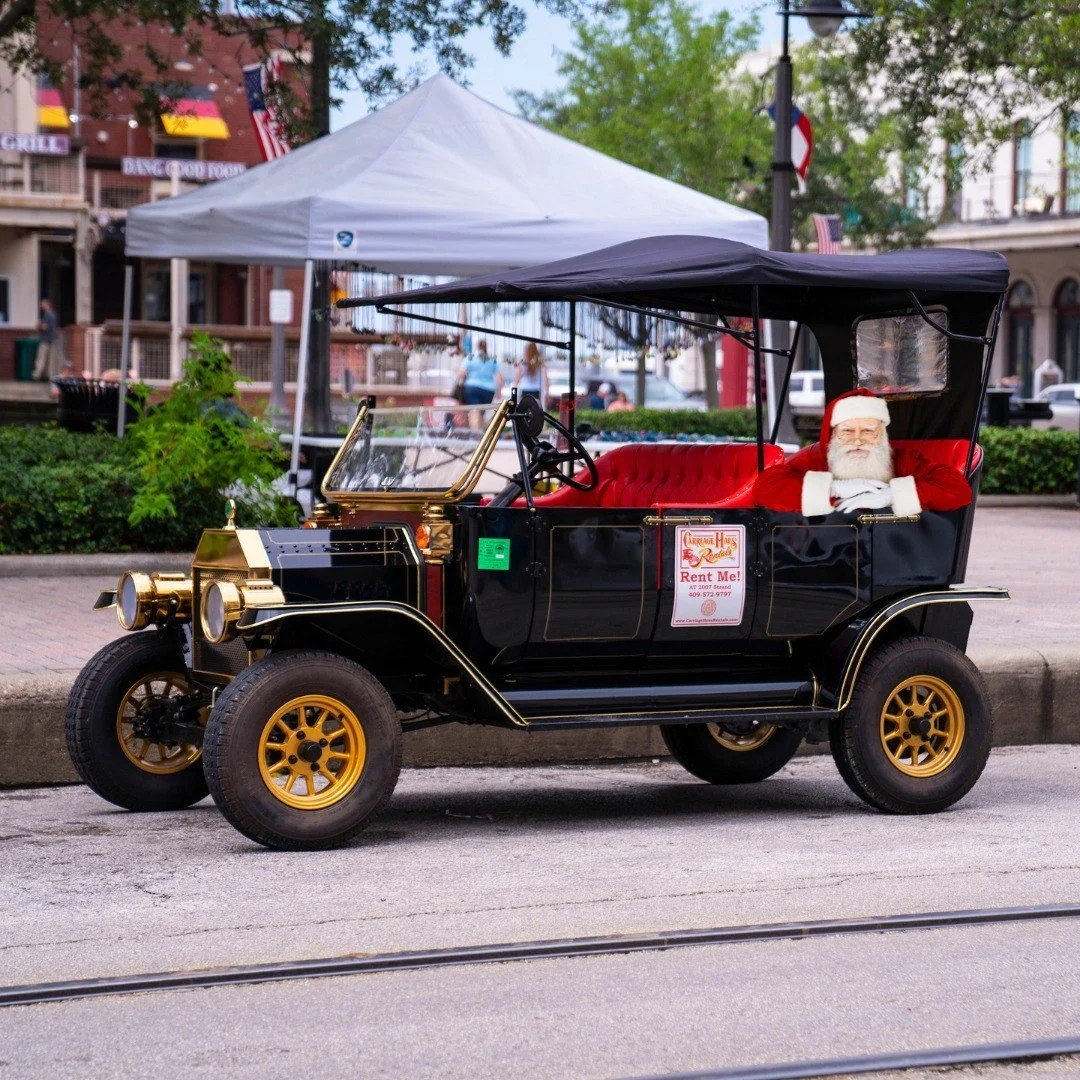 Christmas Lights Tours by Carriage Haus Rentals