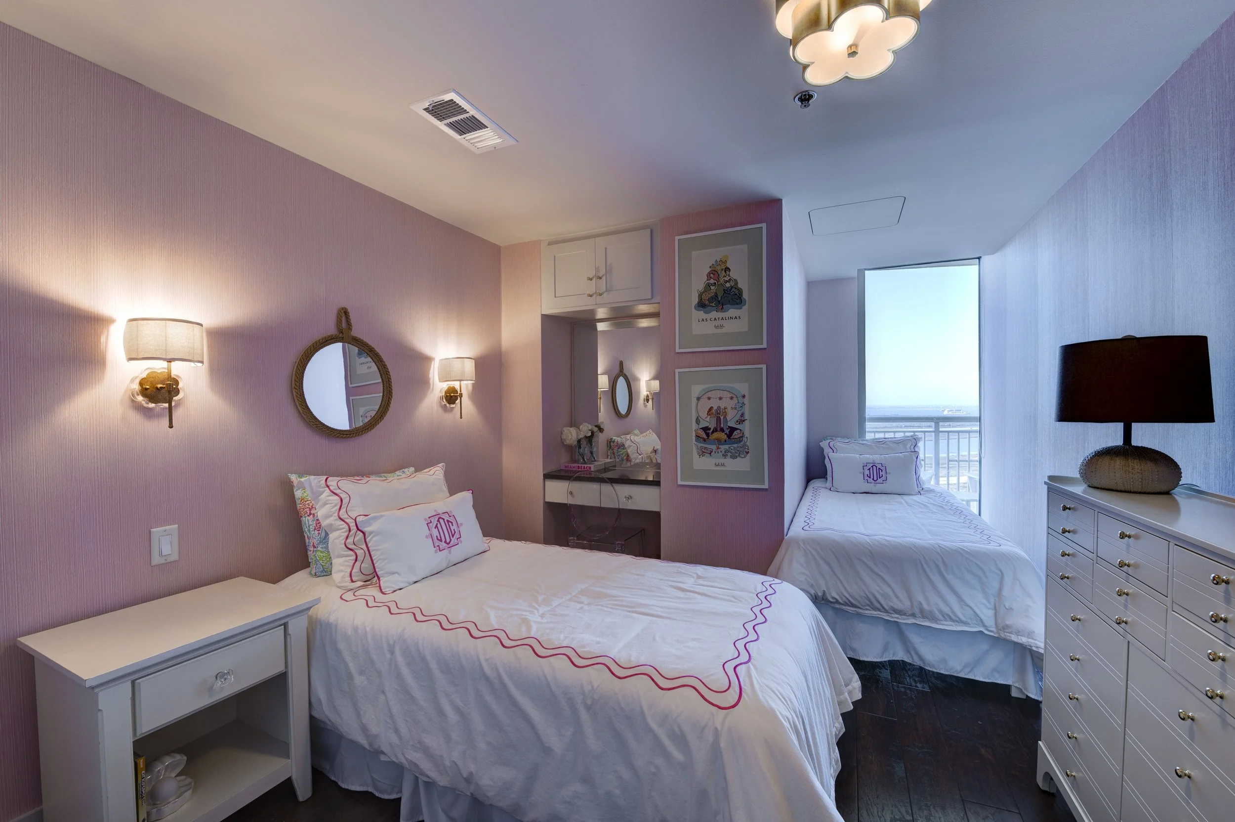 palisade-palms-unit-bc1912-cocoa-secondary-bedroom.jpg