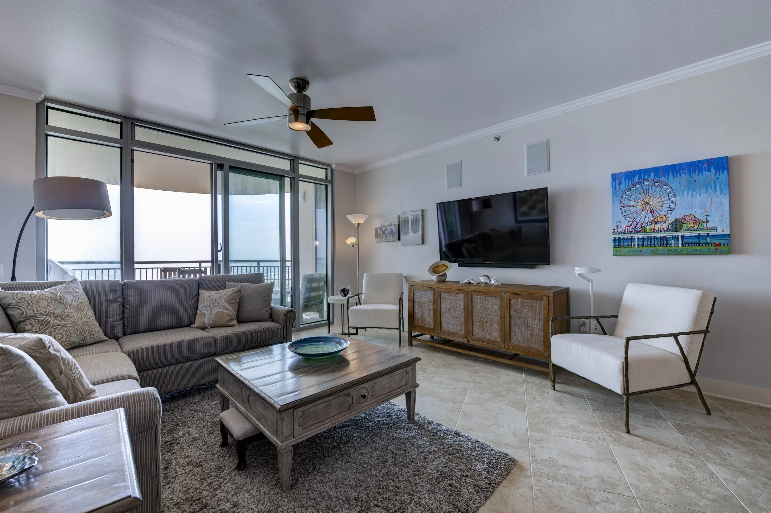 palisade-palms-unit-bc0908-living.jpg