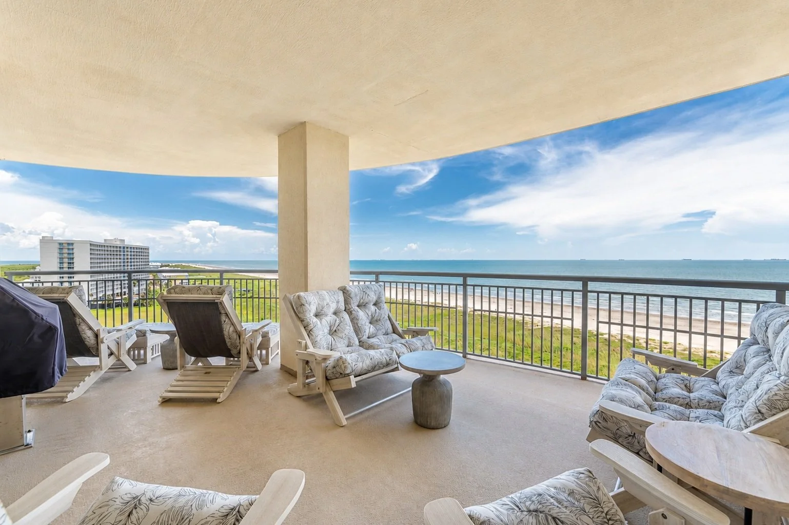 palisade-palms-galveston-newport-unit-bc0800-balcony.jpg