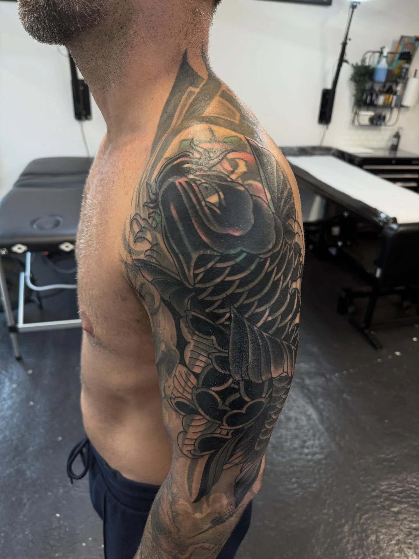 Cool blast over by our boss man @bintt from a few weeks back ✨ 
.
To book in with Chris please DM them directly or send a request via our website (link in bio)
.
Ready to bring your next tattoo idea to life? Head over to www.blacktapestrytattoo.co.uk