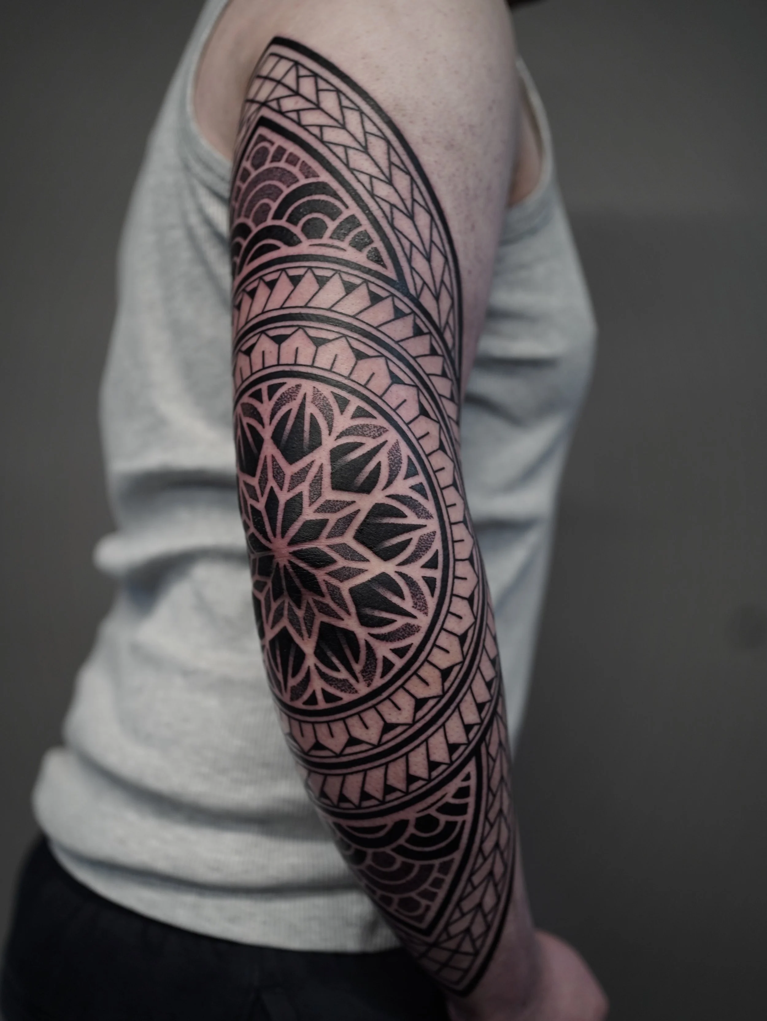 Spending these past 2 days with Callum from Ireland starting his Polynesian / geometric sleeve. 

This is the angle from the back. We&rsquo;ve added to the forearm too. I&rsquo;ll get some more angles next week 🙏🏻

Thanks for the trust and making t