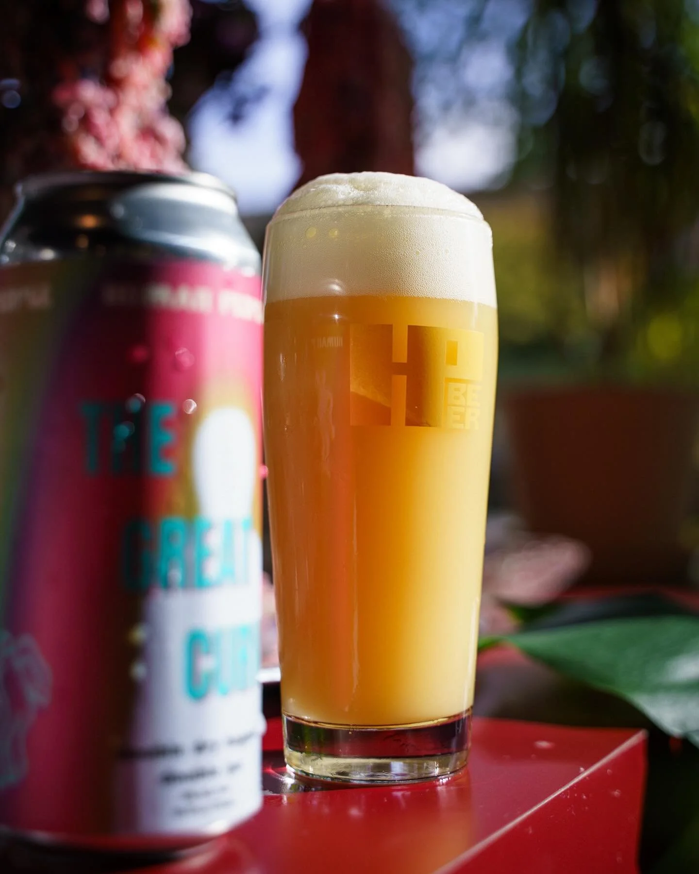 THE GREAT CURVE is here (Friday) and it takes us all with it 8% DDH DIPA - Mosaic, Mosaic Cryo, Krush from @yakimachief and a touch of Motueka from @freestylehops 

An absolute beast of Mosaic character with a full and dangerously drinkable body. We 