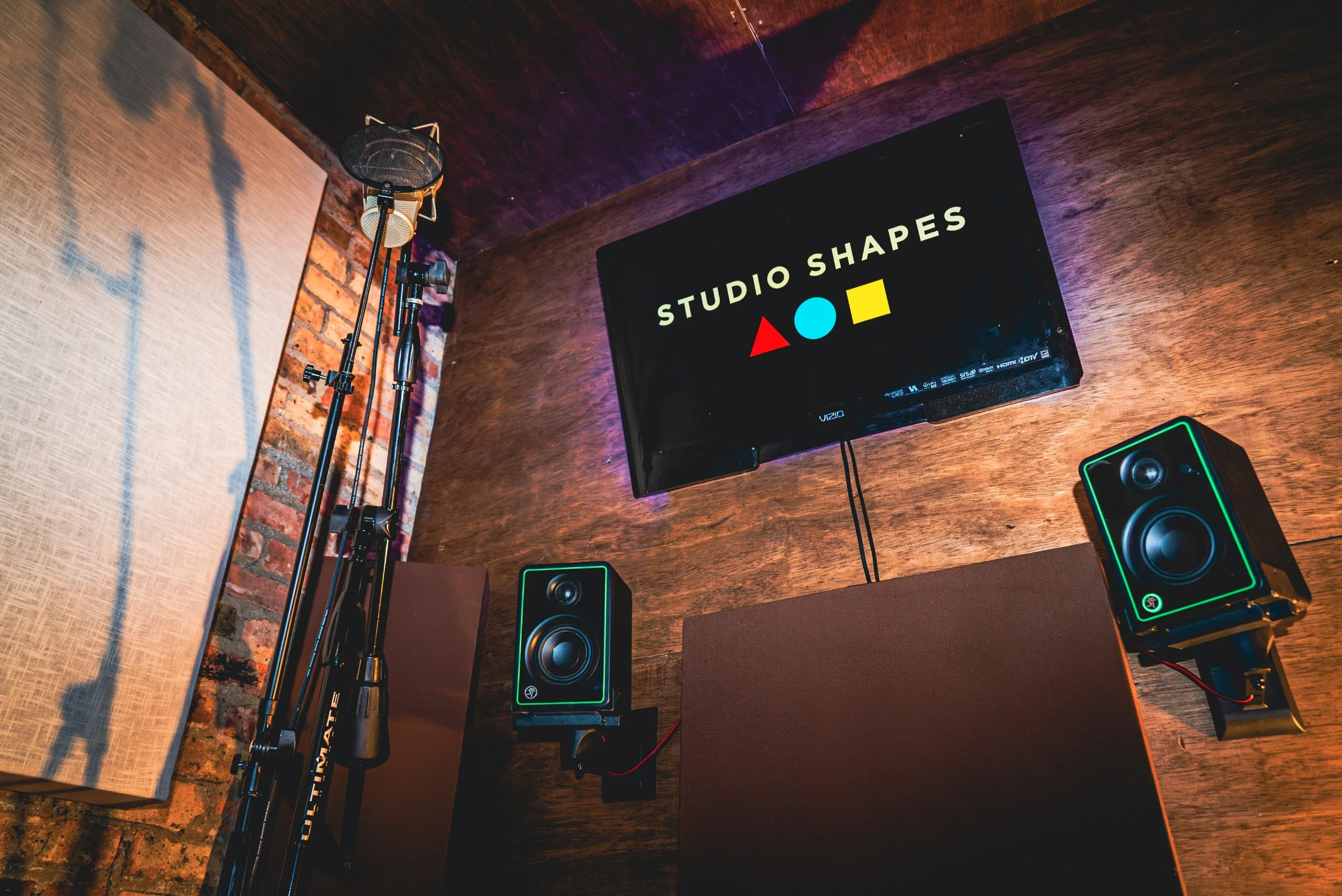 studioSHAPES Booth 3.jpg