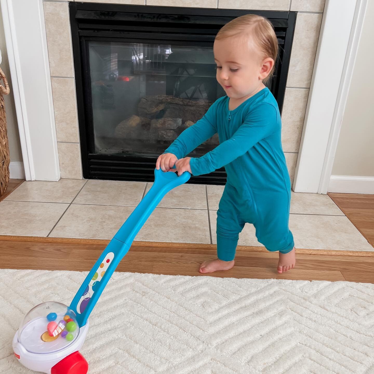 Get better traction when those piggies are free and cover em up when they get too chilly! Its all about the options 💪🏼 #bamboo #bamboopajamas #babypajamas