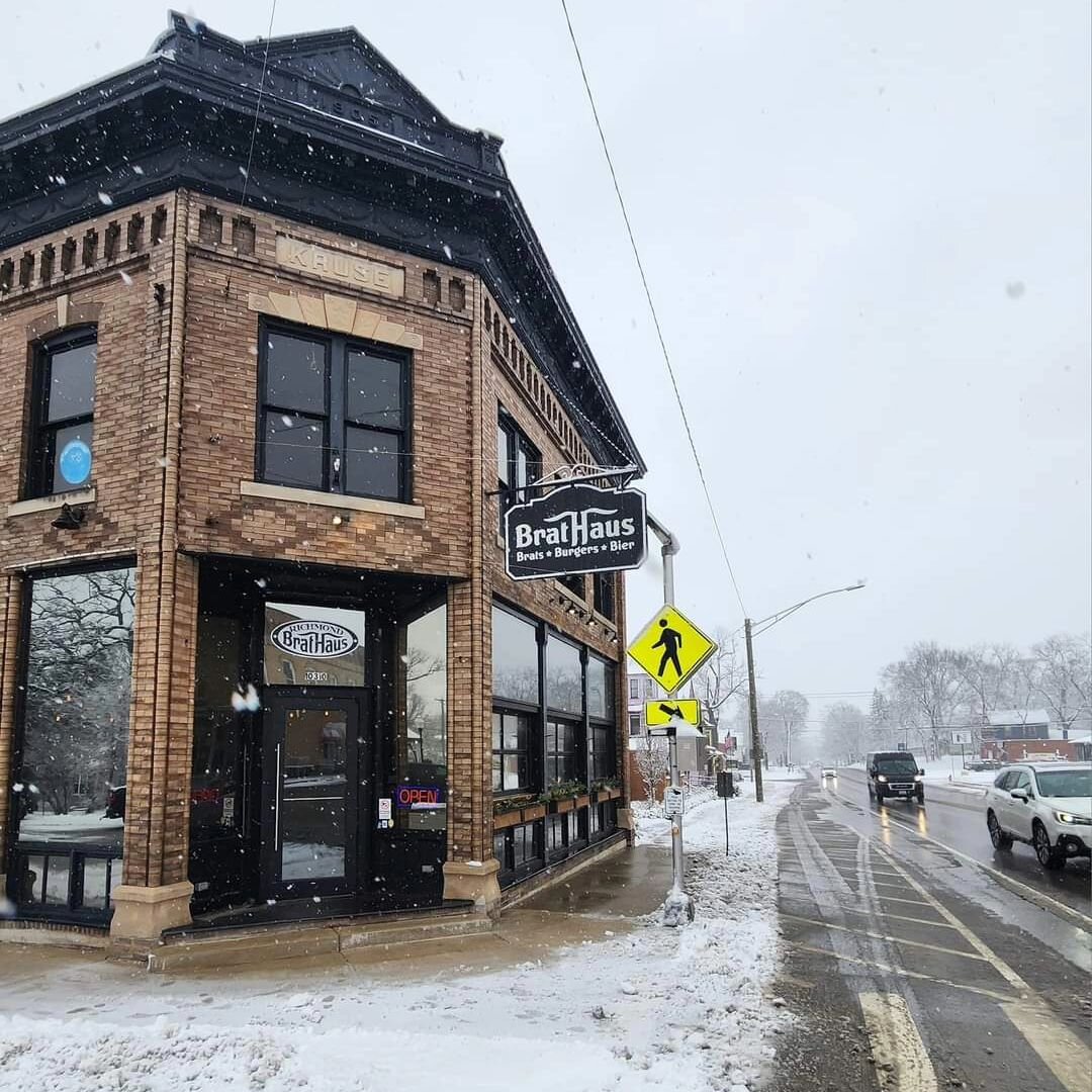 Comfort food on this snowy spring day!  Order online for pickup or delivery or come visit Donna and Kyle for lunch!  Kitchen open at 11am daily!  #bratsburgersbier #wiscodunker #grilledcheeseandtomatosoup #macncheese #hottoddy #chili #biercheesesoup 