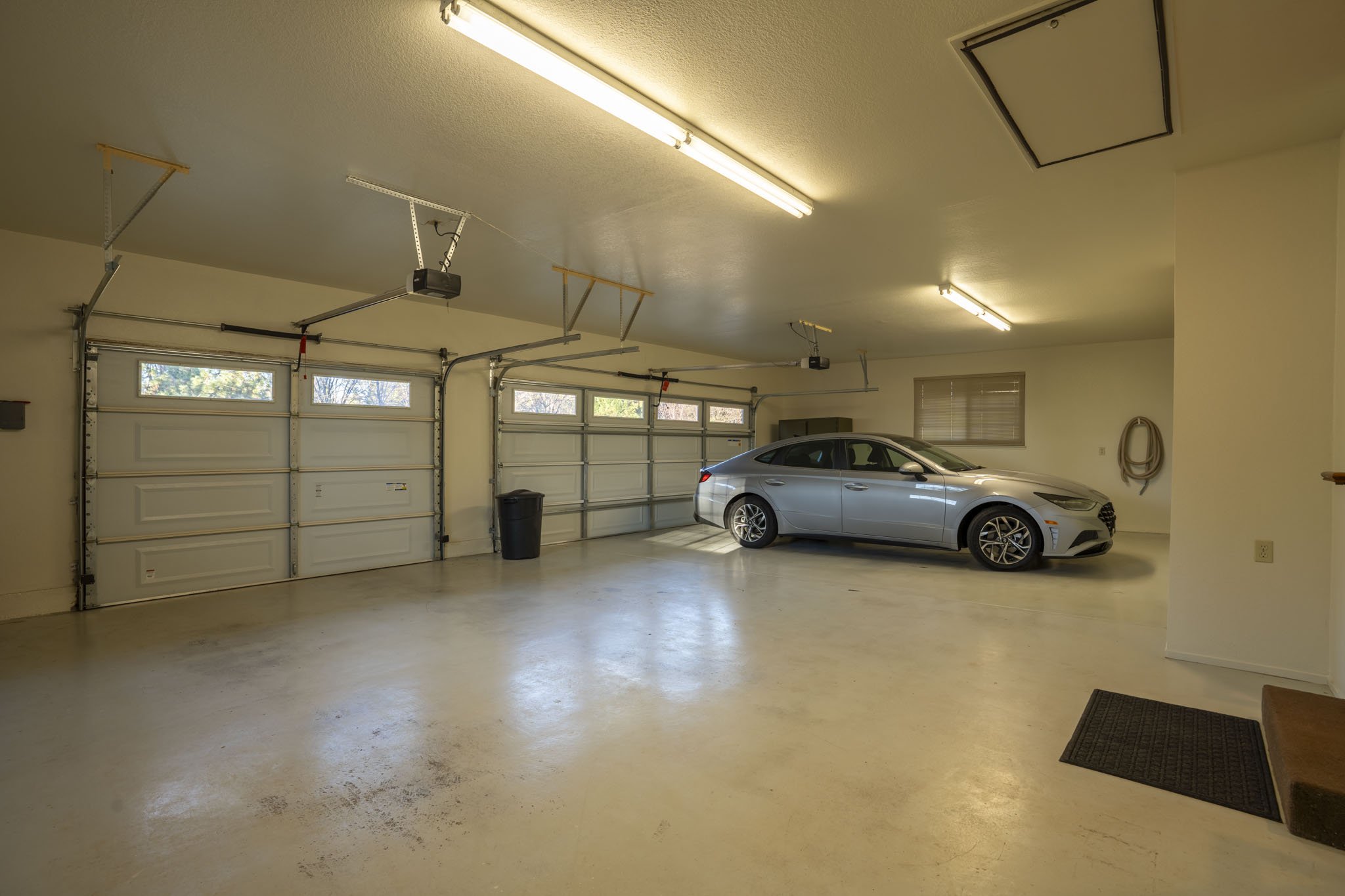 Garage 1.jpg
