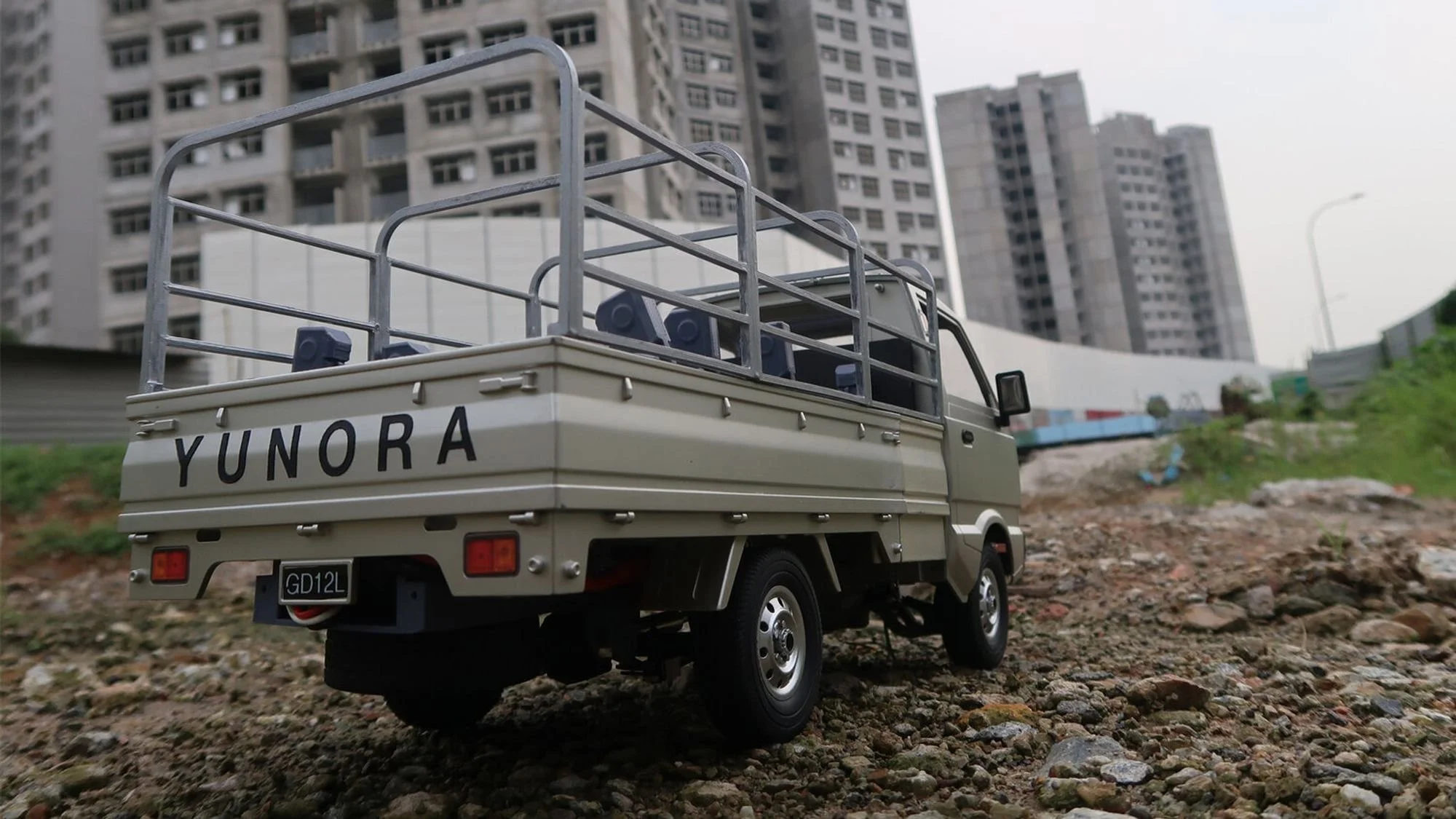 lorry1.jpg