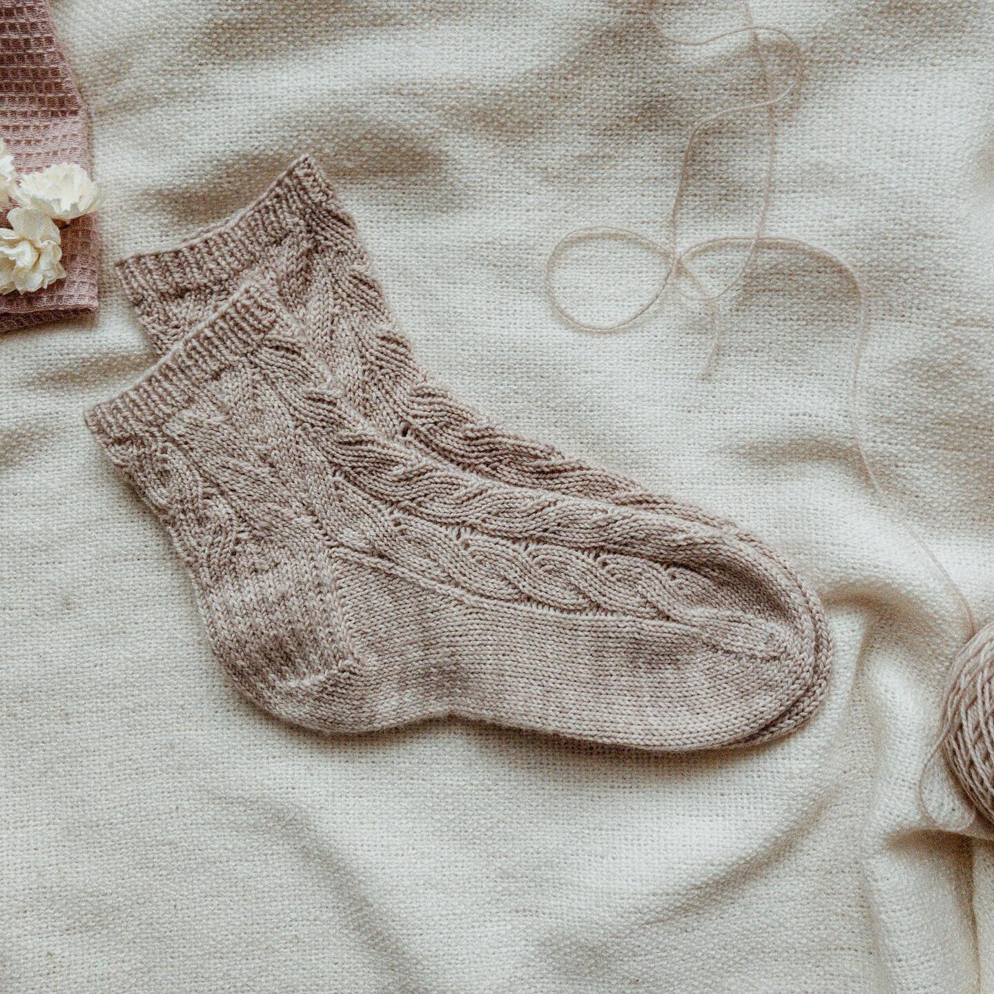 My second Bronte Socks pair - finished! Combination of grey color &amp; delicate cables is a synonym of classic for me - and I can see lots of outfits that these will easily fit into! 
⠀⠀⠀⠀⠀⠀⠀⠀⠀
As the spring is starting - are socks still making it i