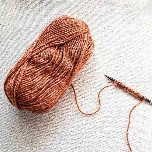 How to Cast On in Knitting for Beginners: 3 Simple Methods — Whileberry