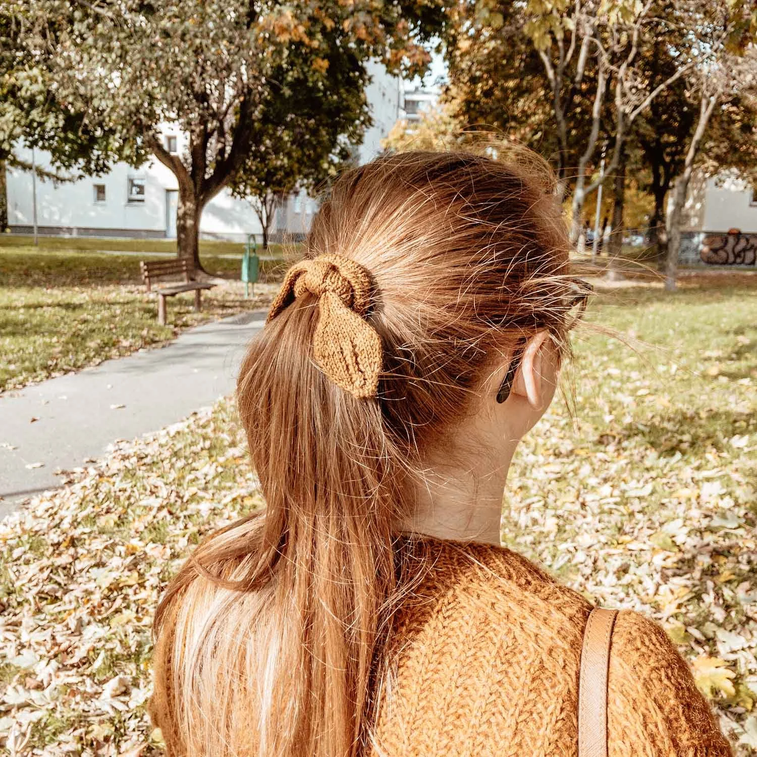 knitted lace hair scrunchie knitting pattern