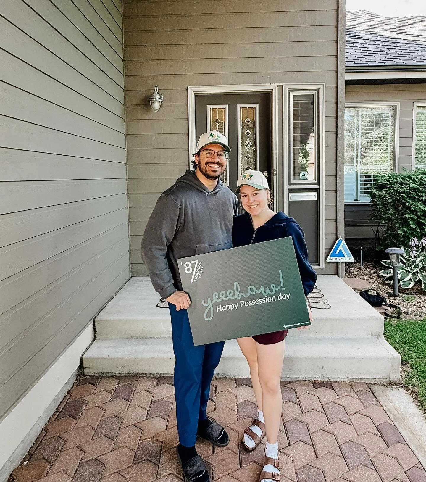 We love when possession day lands on a Friday 🔑
Congratulations to T + K, enjoy the weekend in your new home!🏡
#possessionday #realestate