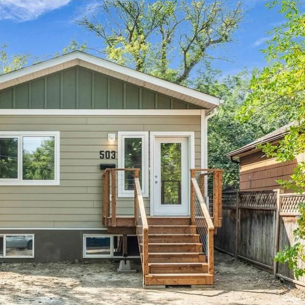 NEW LISTING | Another brand spanking new build in Caswell Hill! 🌟
Talk about turn key… 🤩👀
— 2 bed 🛏️ 1 bath 🛁
— Full progressive new home warranty! ✔️
— Open concept + spacious
— Modern finishes, upgraded LP s