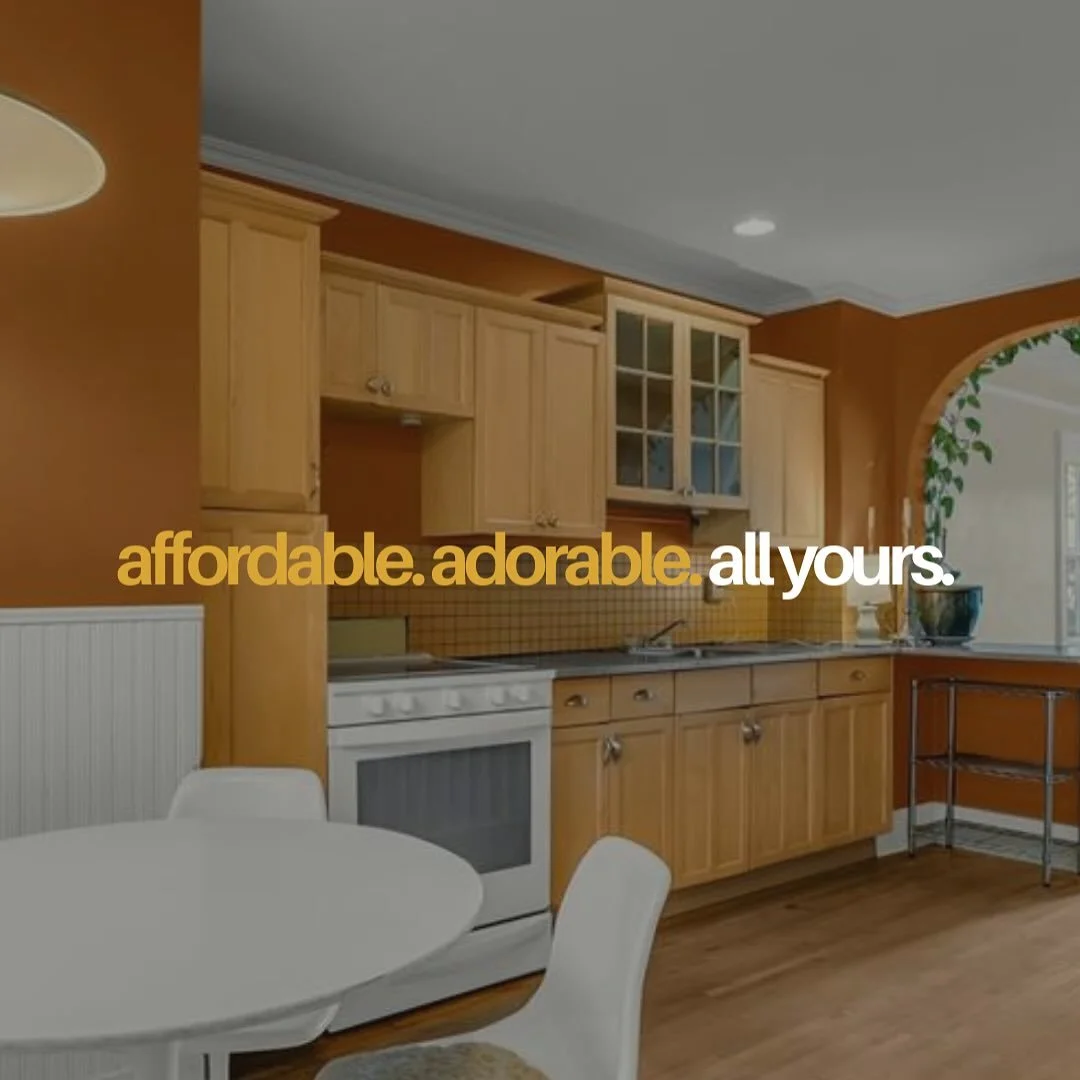 NEW LISTING | Cute, cozy, and affordable home on Maple Street E. 🌳💞
— 2 bed 🛏️ 2 bath 🛁 + den
— 40ft lot along a tree lined street, with endless potential
— This home has been very well taken care of and reflects pride of own