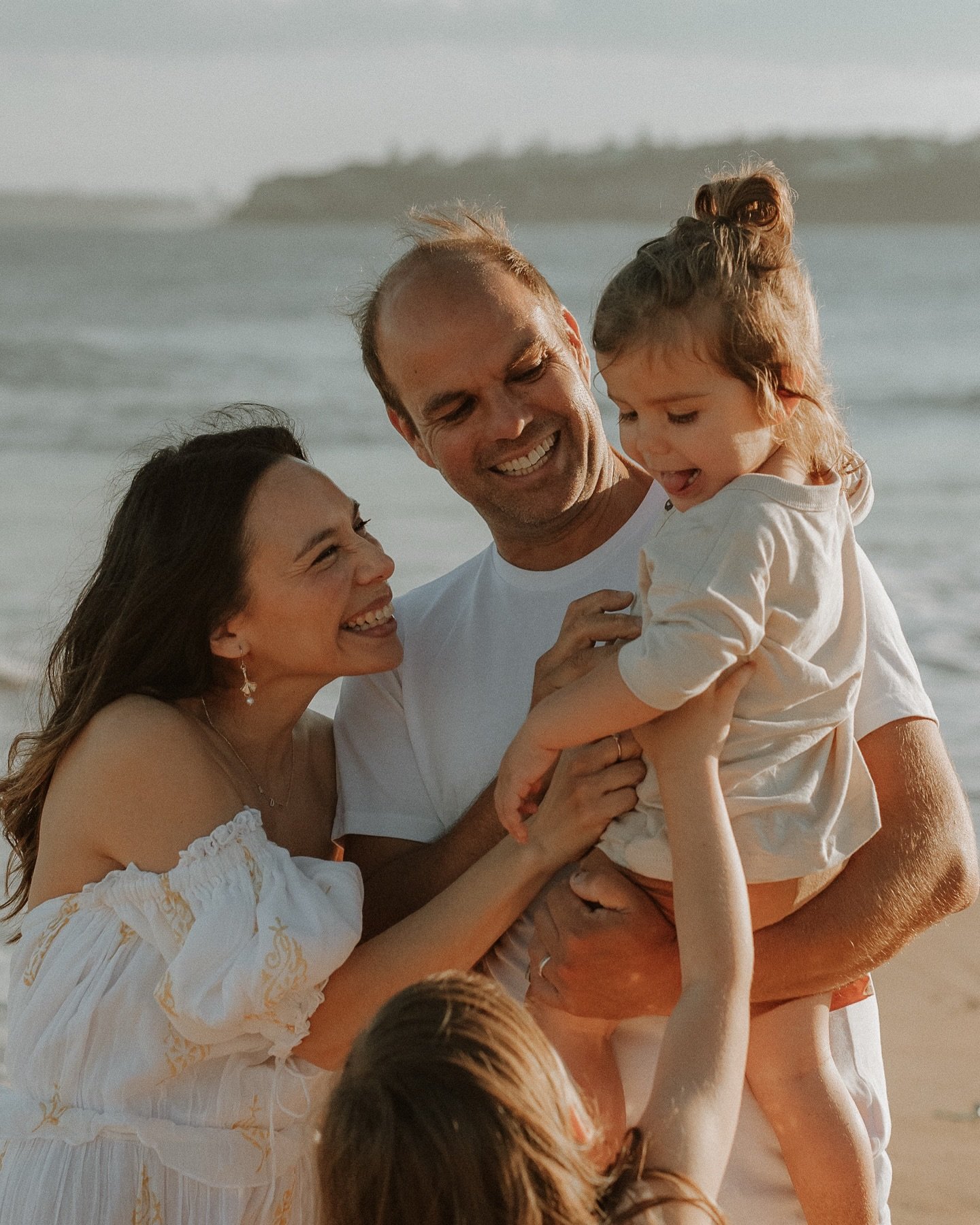 If you&rsquo;re hoping your children stay clean and dry&hellip; I might not be your photographer 😉

These little ones ran straight for the water, dug their hands into the sand, and soaked up every second - with their parents cheering them on, of cou
