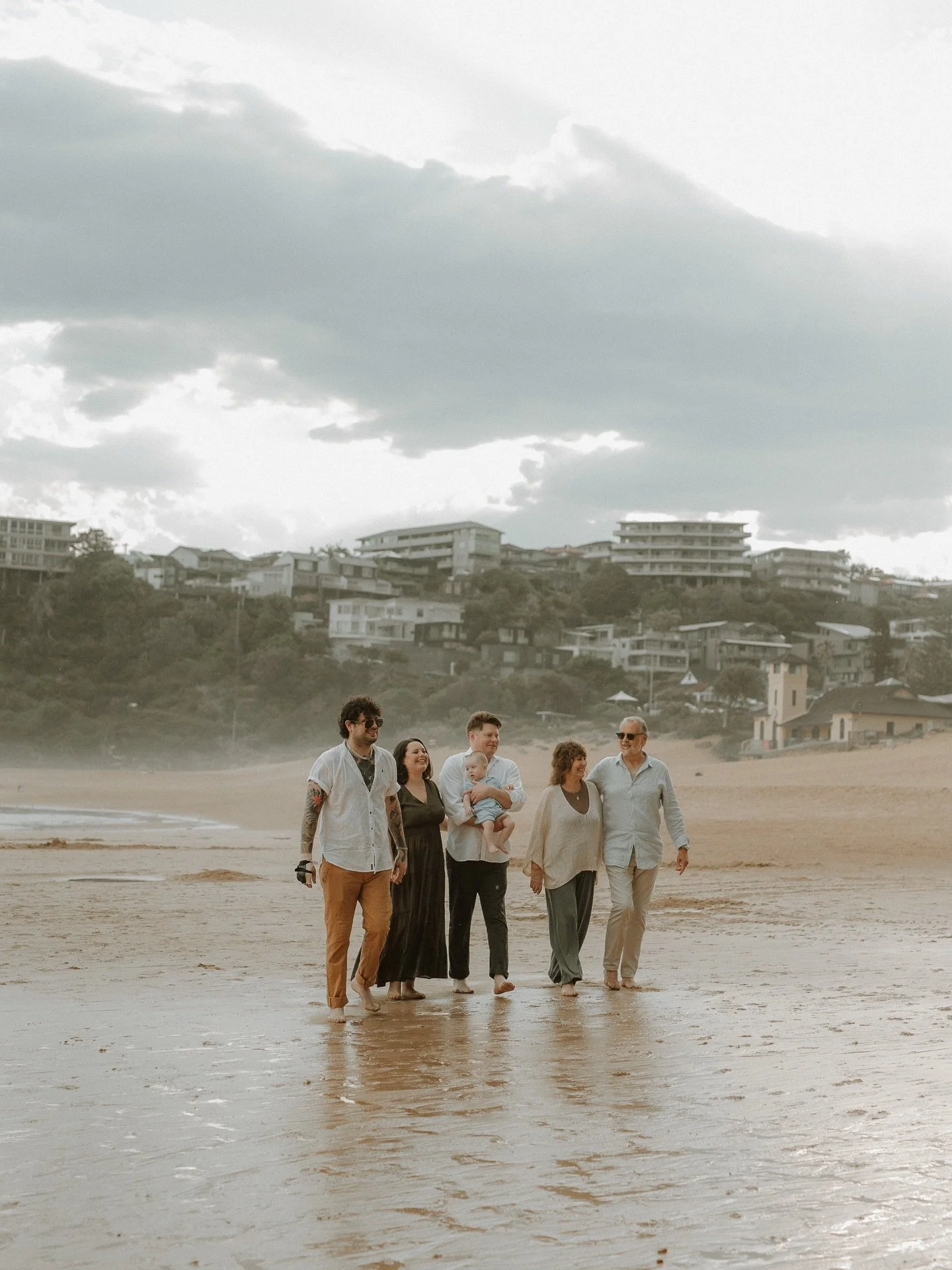 There&rsquo;s something quietly magical about extended family sessions 🤍
The kind where grandparents wrap little arms around their necks, uncles scoop kids up without thinking twice, and everyone - everyone - gets a snuggle.

These are the sessions 