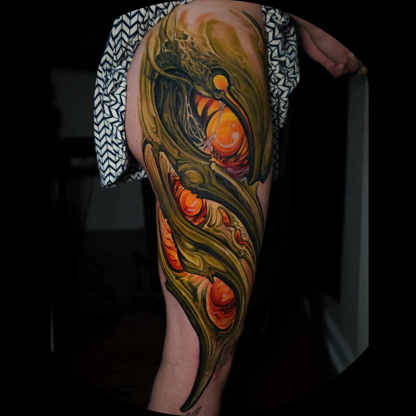 Still shots of this swampy bio gnar …really love thus one . Gimmie more please…..#swamp #nfa #bio #bioorganic #moss #contrast #colortattoo ive been playing with different ink companies the greens in this are from @worldfamousink but all