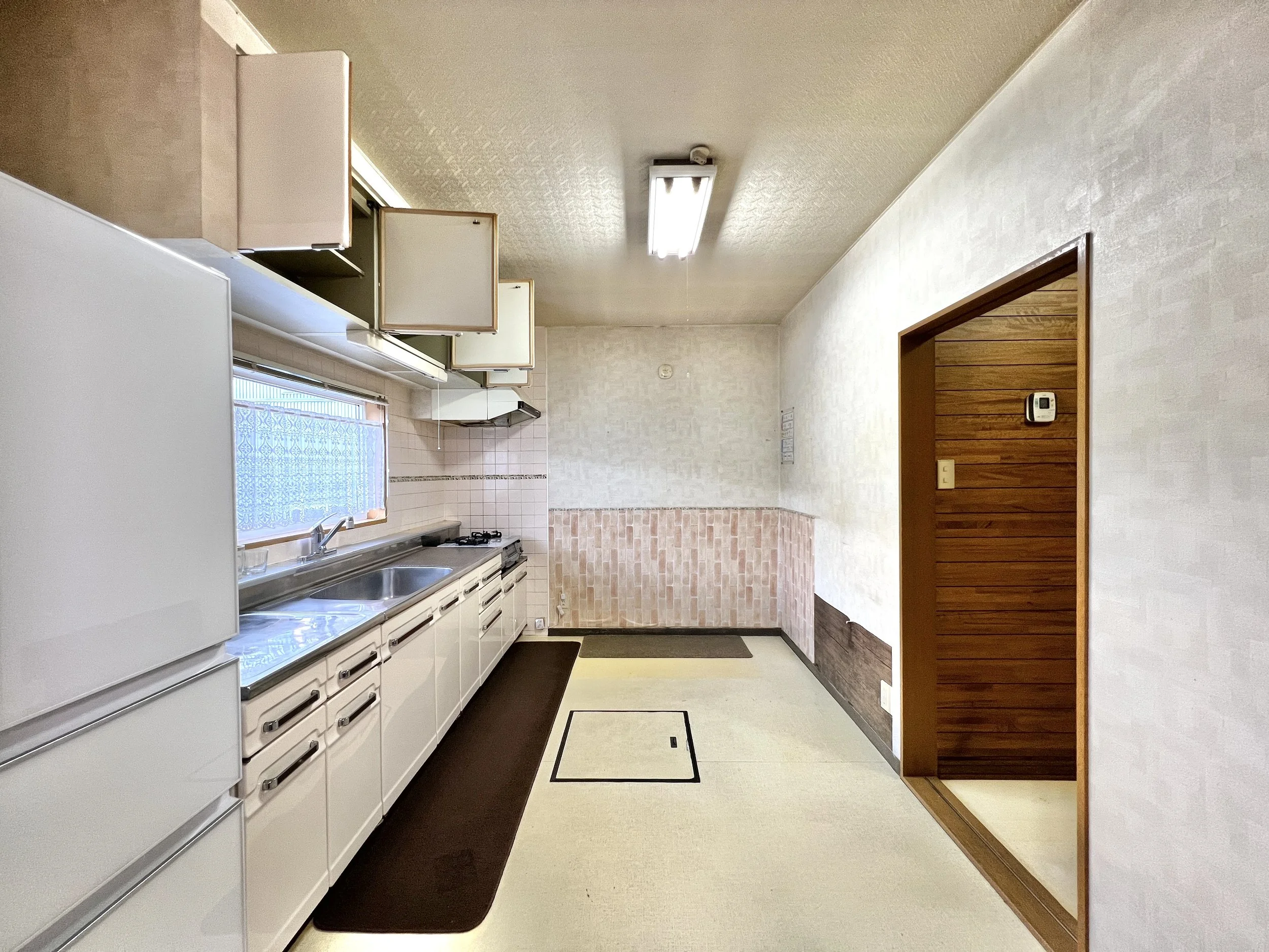 Kitchen 1.jpg