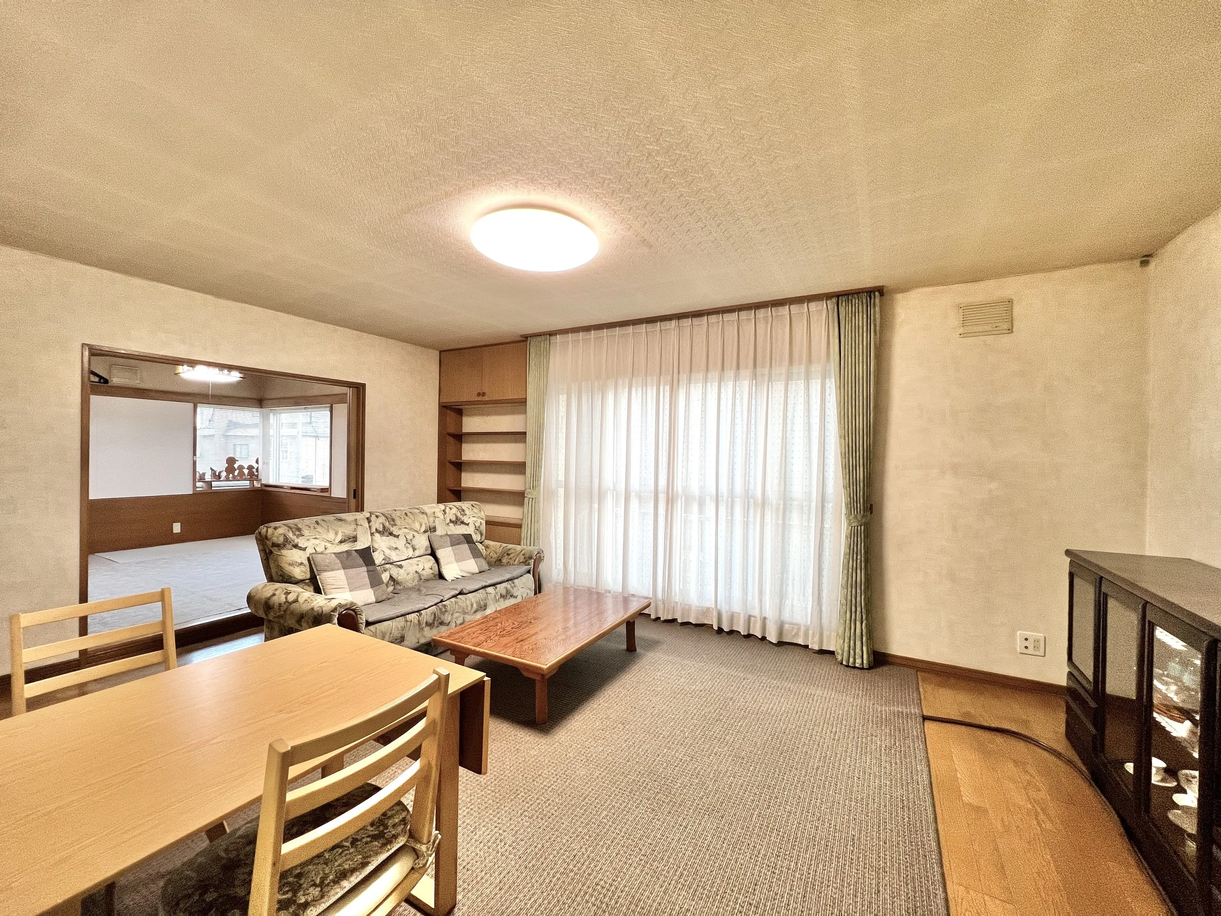 Living Room 2.jpg