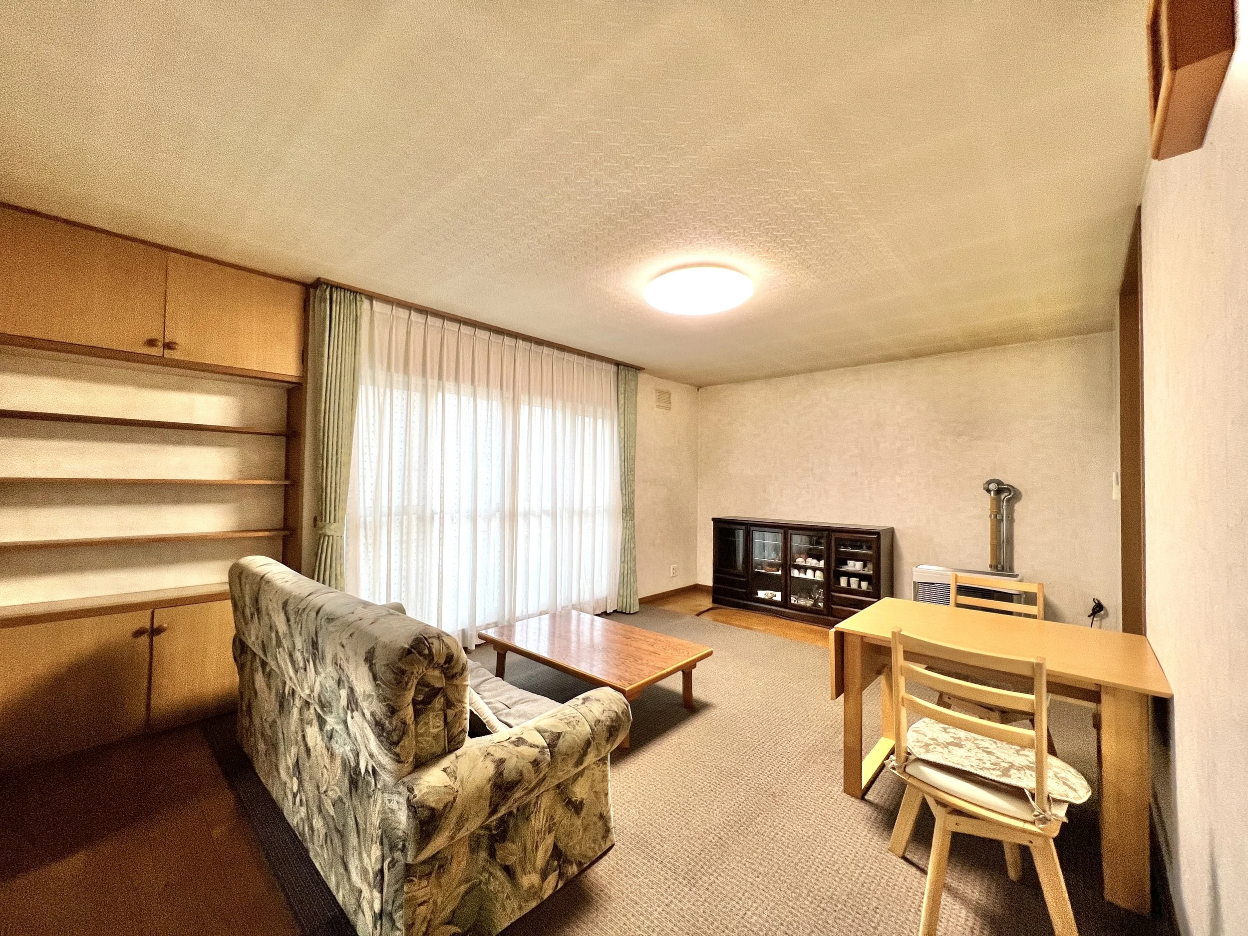 Living Room 1.jpg