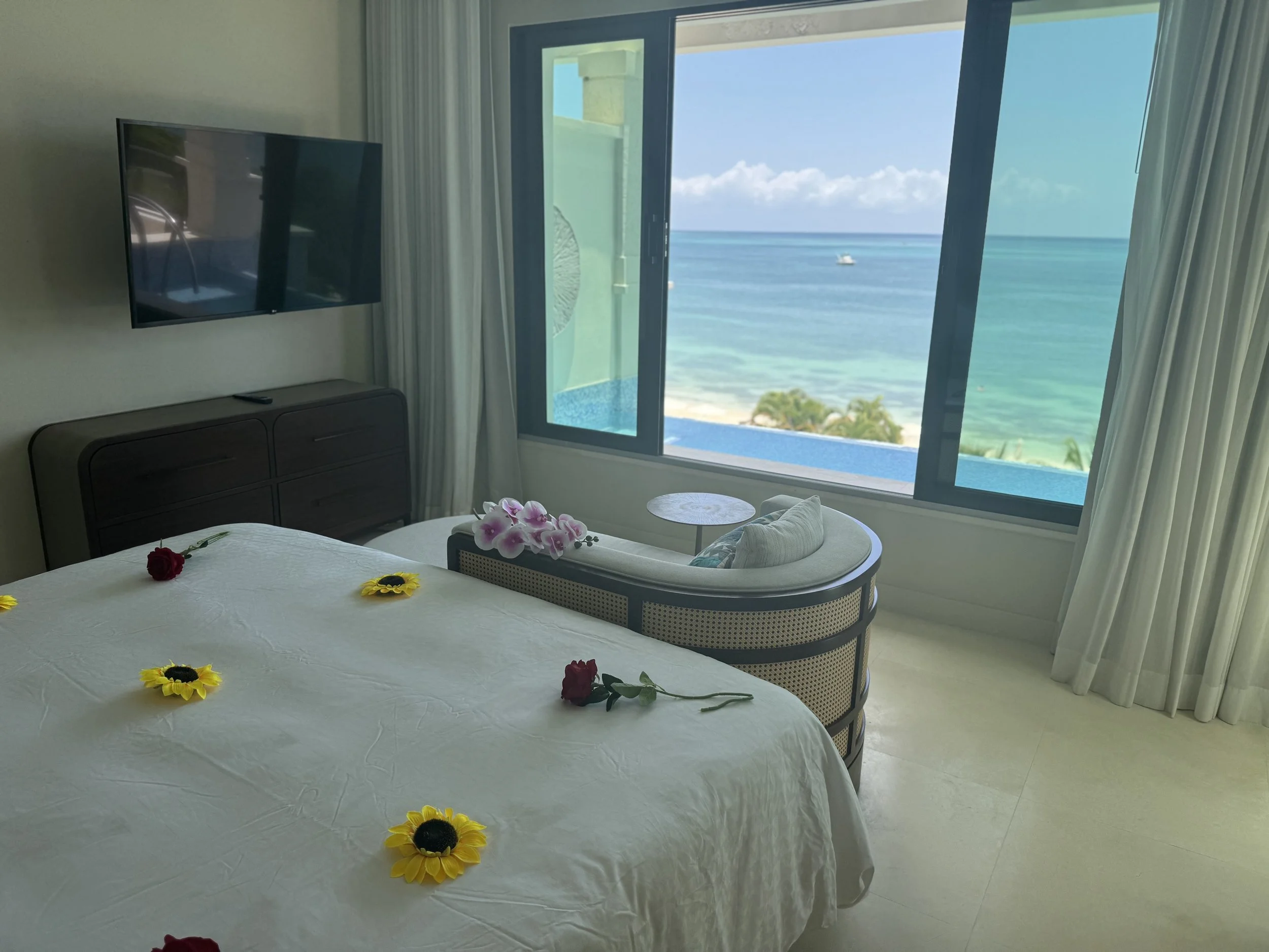Butler Level Skypool Suite