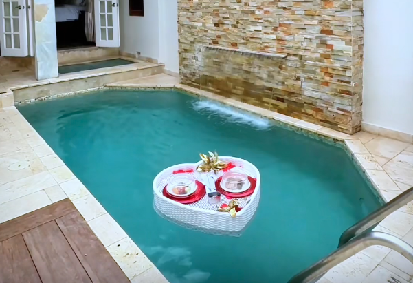 Private Pool with Floating Breakfast