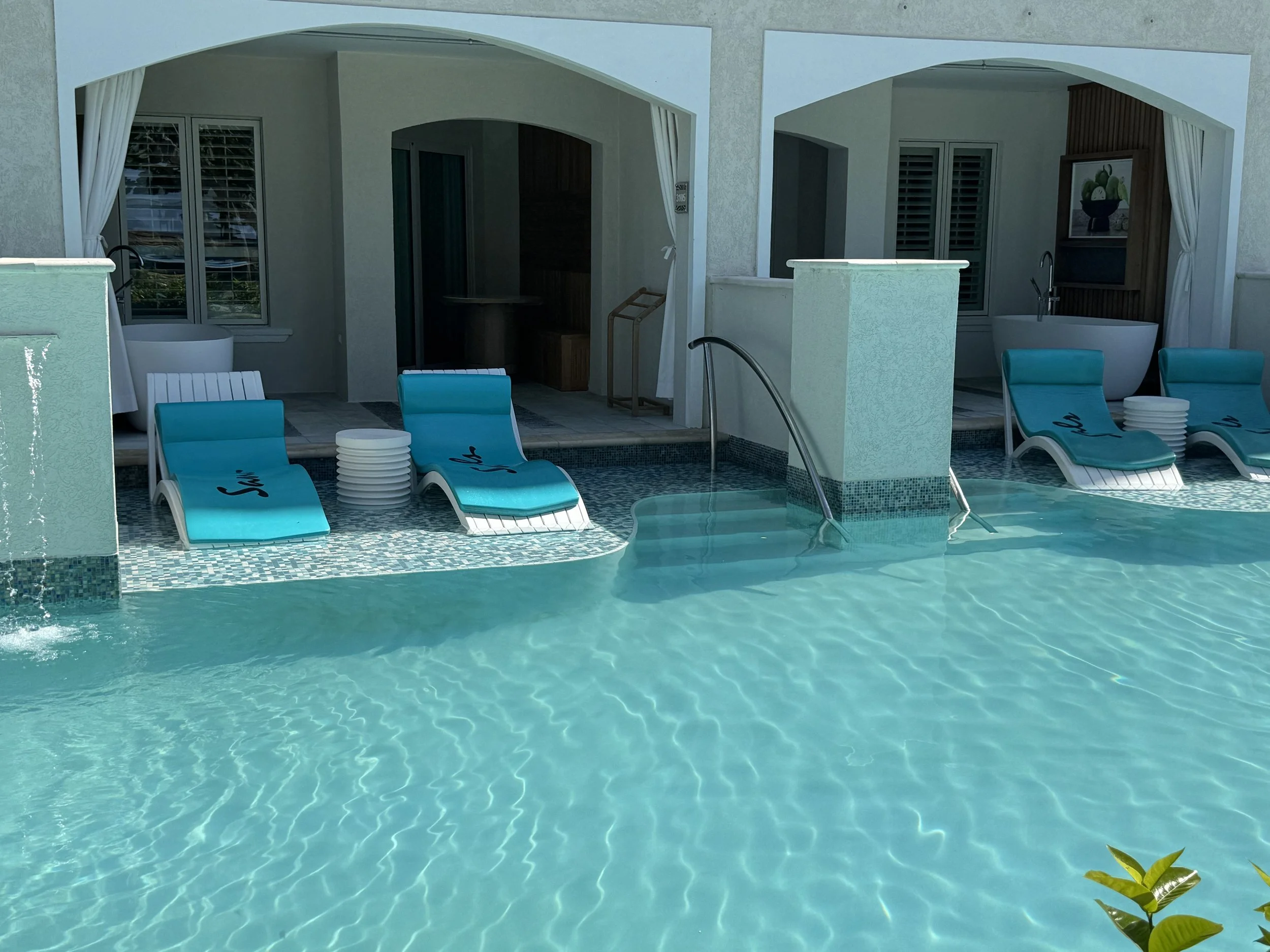 Swim Up Rooms