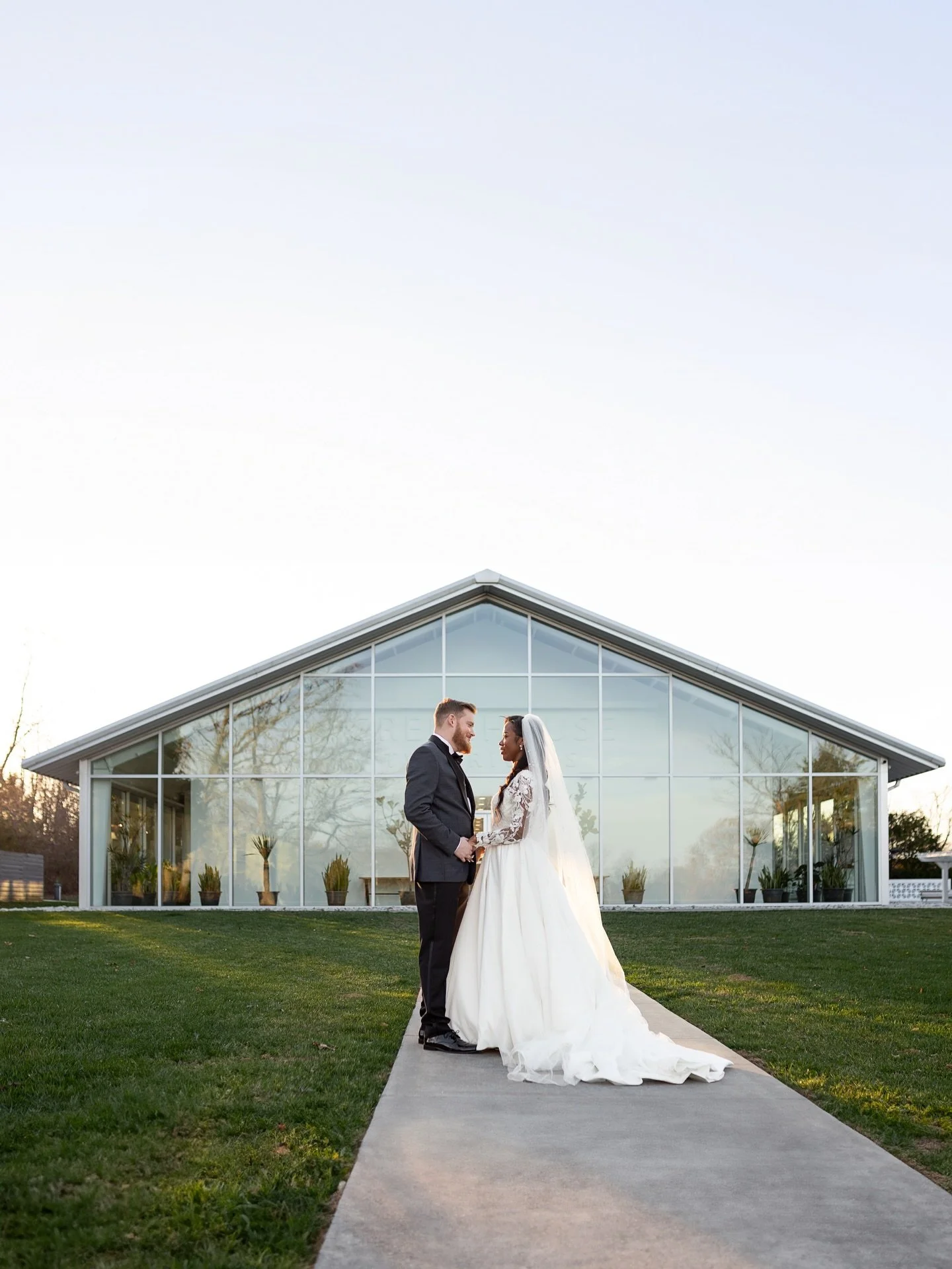 Weddings aren&rsquo;t calm.☺️ 
They&rsquo;re messy, loud, emotional, fast.

Plans change.
People are late.
Someone forgets the rings.
Someone laughs too hard.

And somewhere inside that chaos, real moments happen.