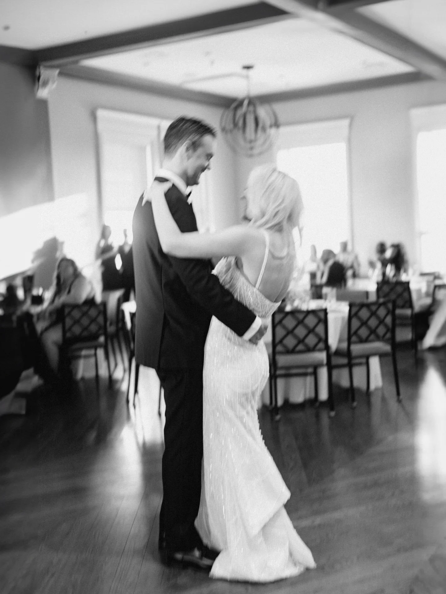 My style isn&rsquo;t about being told where to stand or when to smile.

It&rsquo;s about moments that happen naturally.

About the space between you.
The light, the movement, the seconds you can&rsquo;t recreate.

When everything feels real.
Unforced