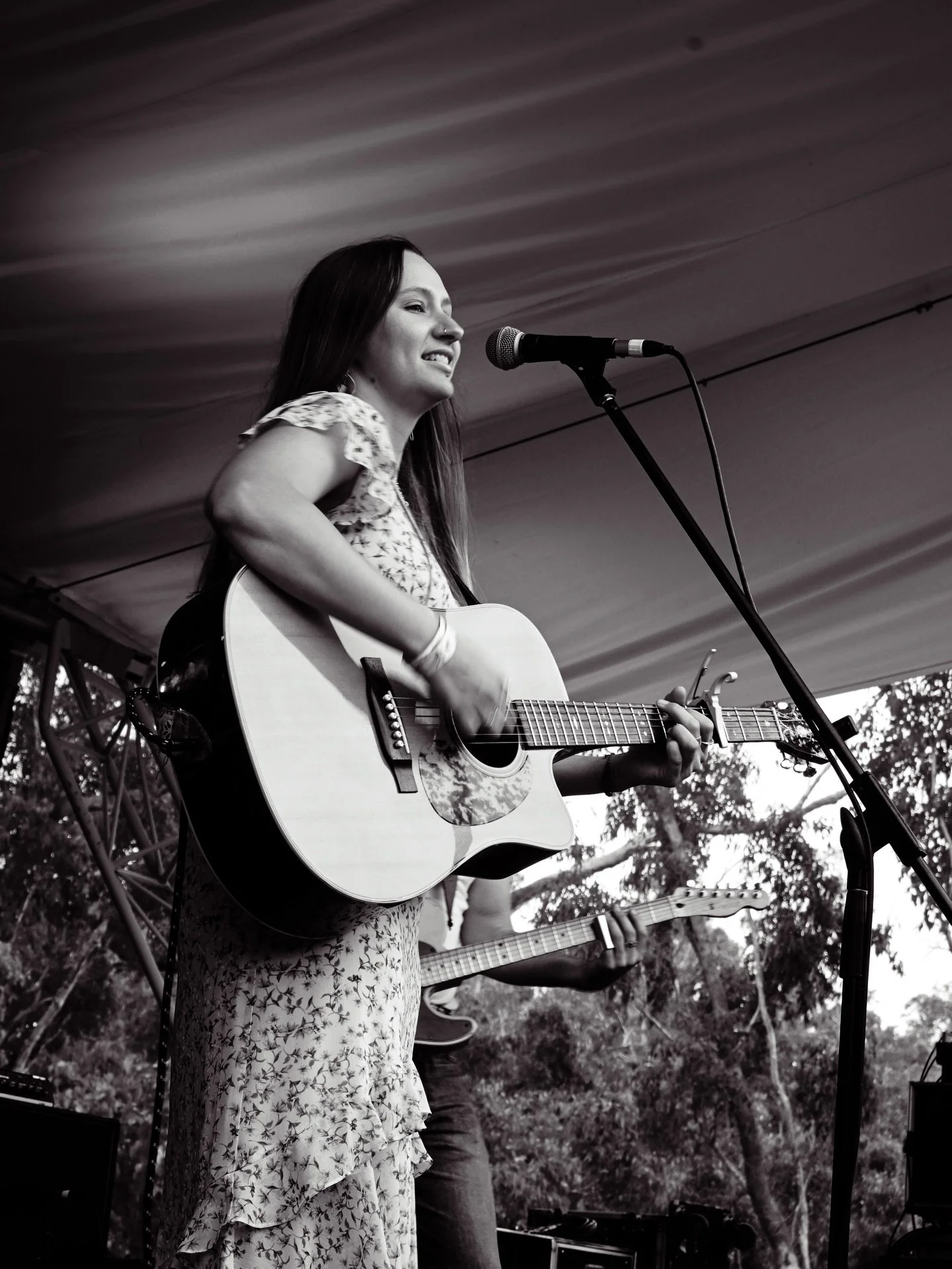 I&rsquo;ve been so busy I forgot to tell all you lovely people about this beaut gig coming up!! 🫶 as part of my &lsquo;Someday Somewhere&rsquo; music tour 

🐦&zwj;⬛ SEASON SONGBIRDS ~ will be held at the wonderful @hybridwarehouse on a lovely Sunda